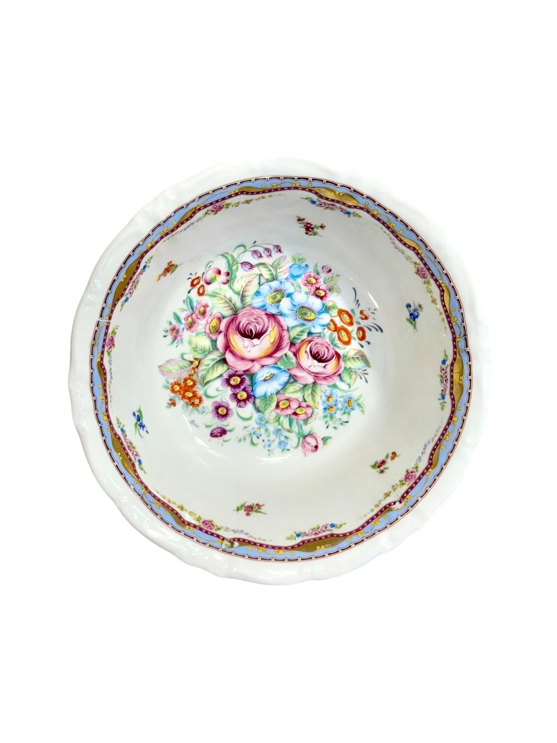 Antike Limoges-Porzellan-Sockelkompott mit handgemalten Blumenmotiven (Vergoldet) im Angebot
