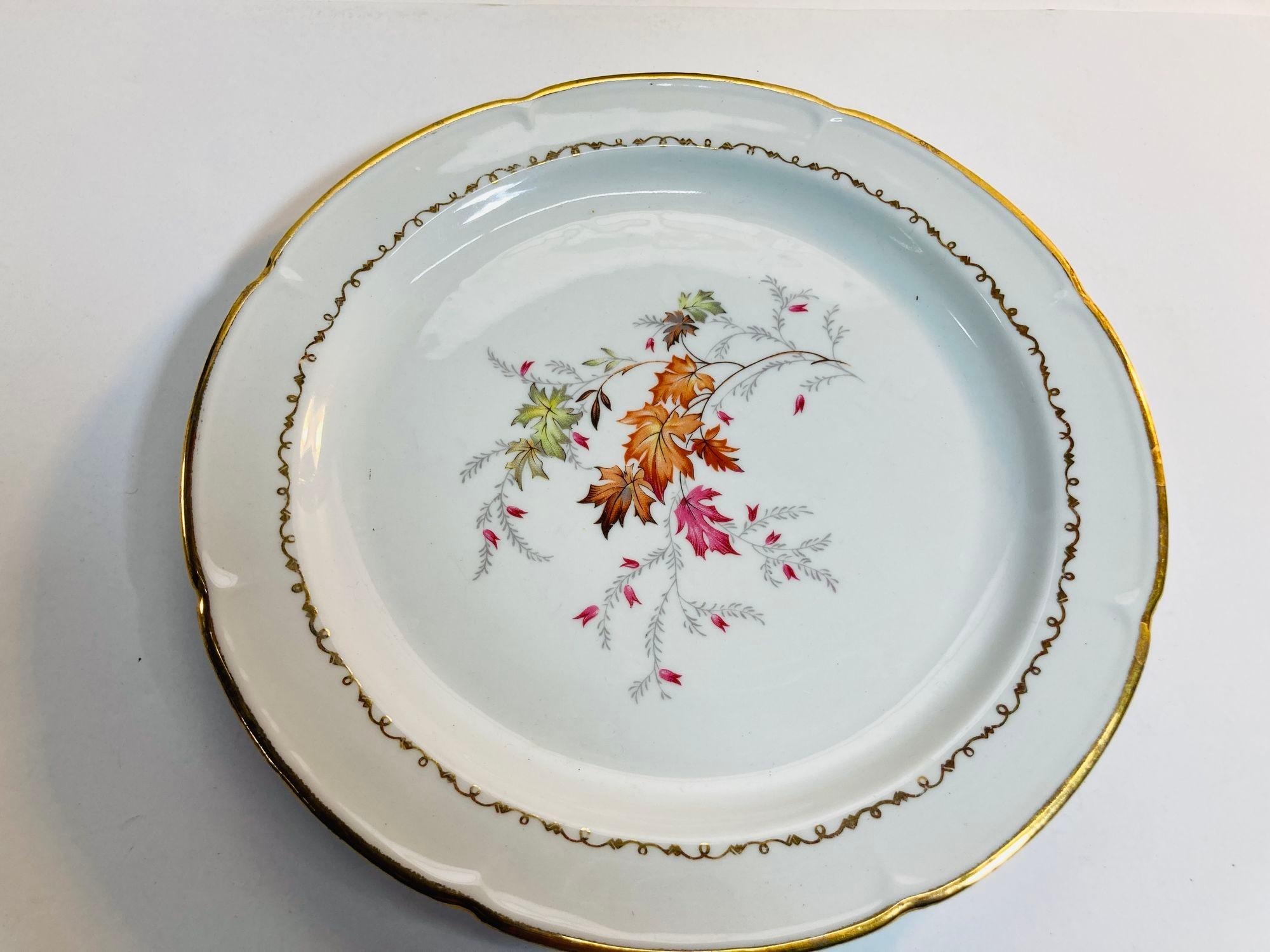 Antiguo Plato de Porcelana de Limoges Coleccionable Hecho a Mano en Francia Años 40 en venta 3