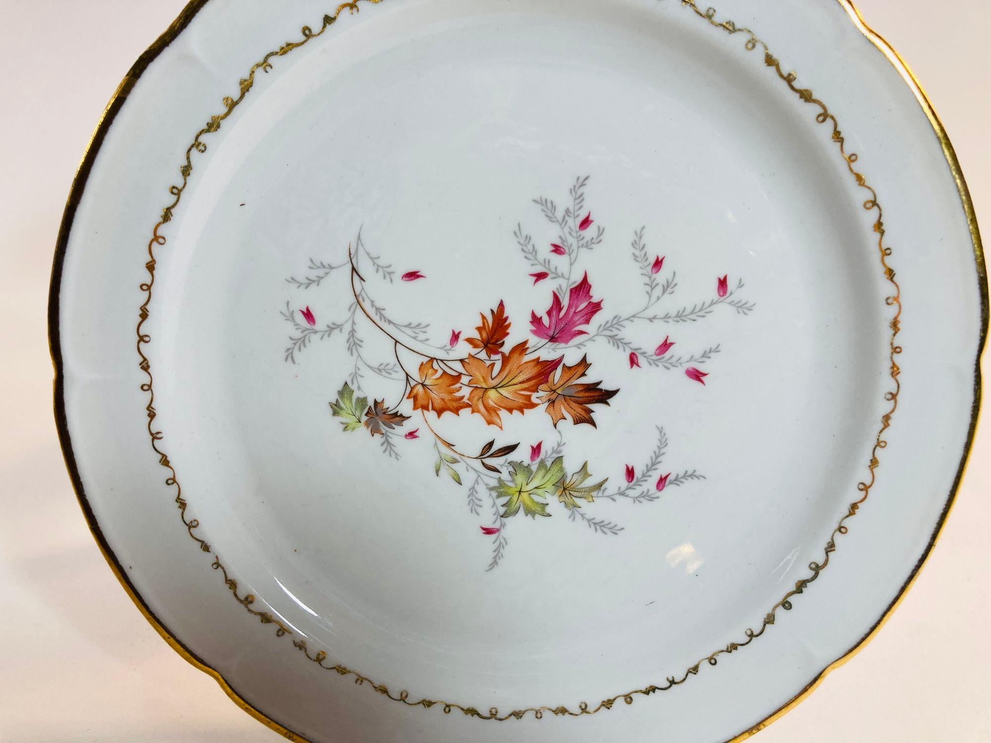 Antiguo Plato de Porcelana de Limoges Coleccionable Hecho a Mano en Francia Años 40 en venta 2