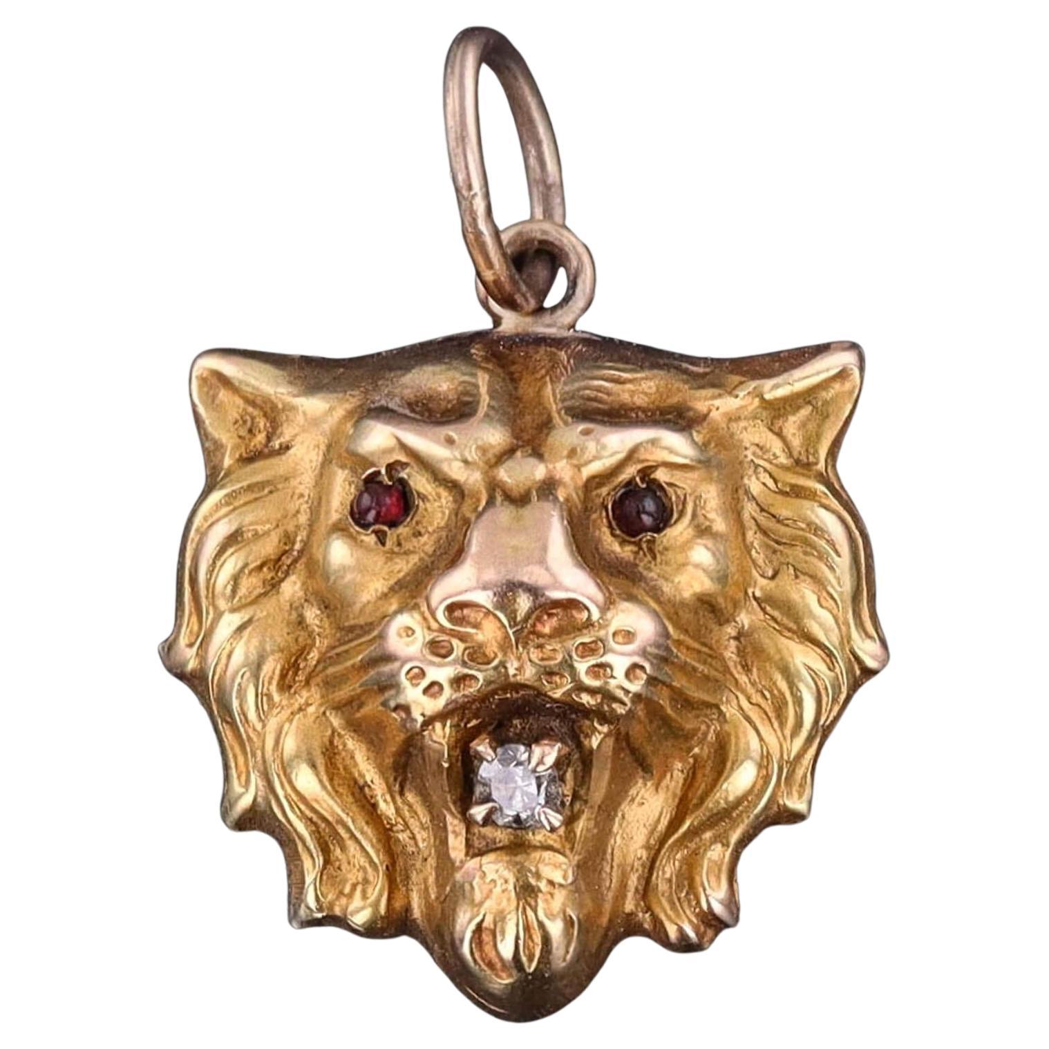 Encanto León Antiguo de Oro de 10K en venta