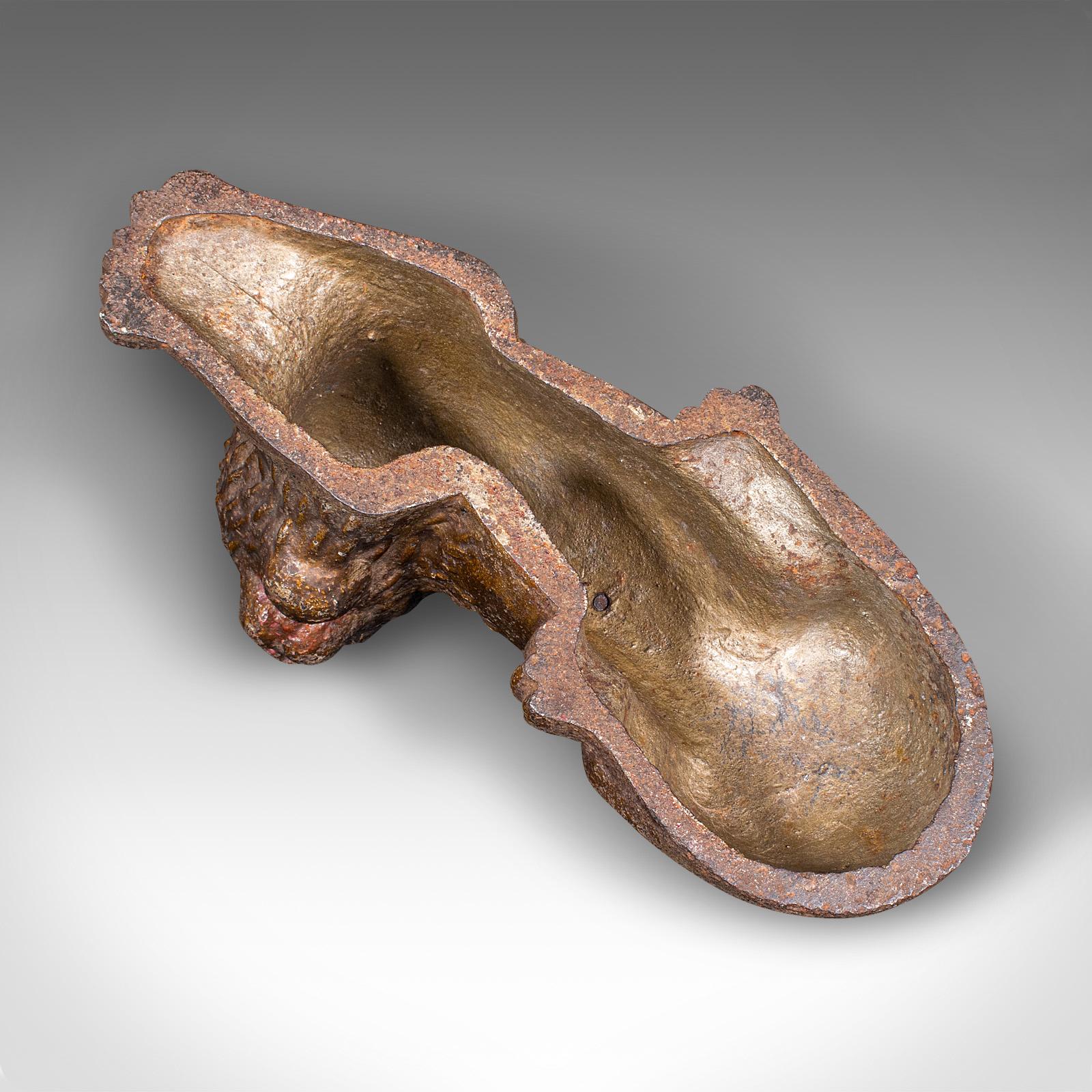Antiker Löwen-Türstopper, englischer figurativer gusseiserner Türbehälter, viktorianisch, 1850 im Angebot 3