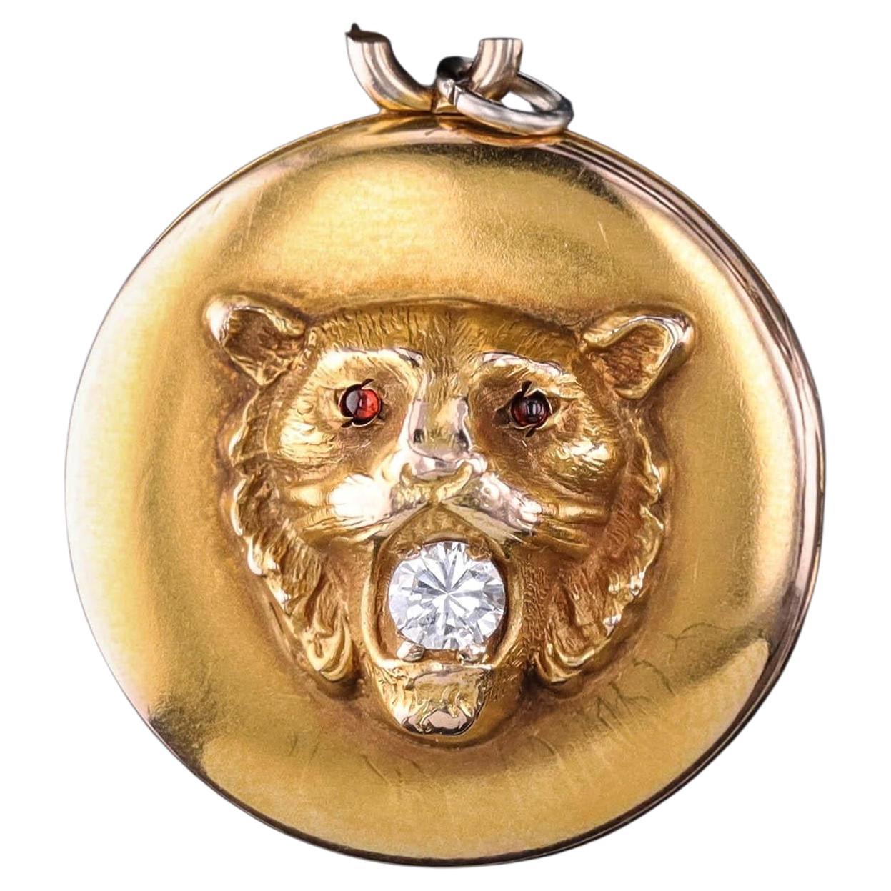 Antiguo medallón de león de oro de 10 quilates