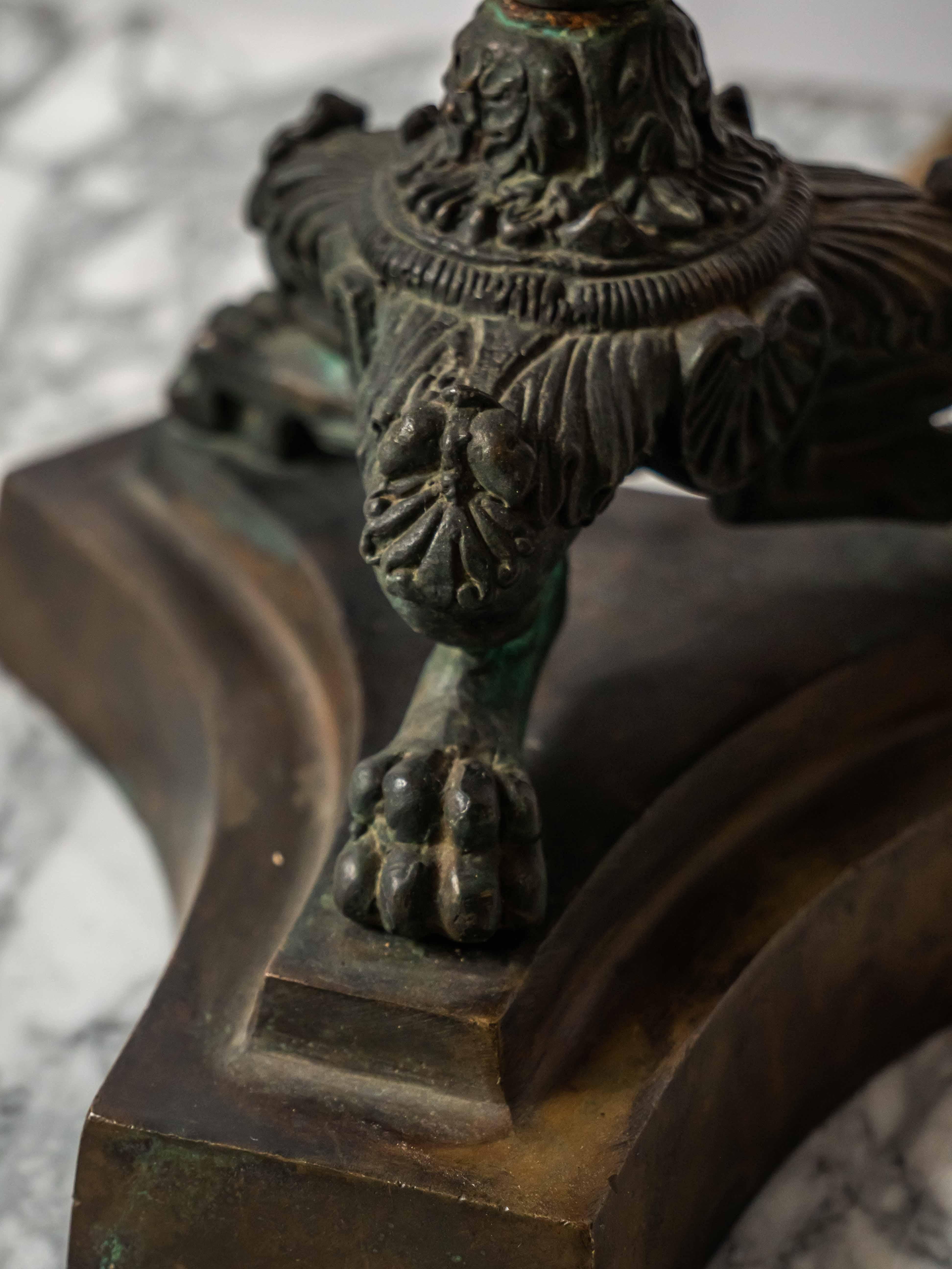 Antique lion paw lamp For Sale 3