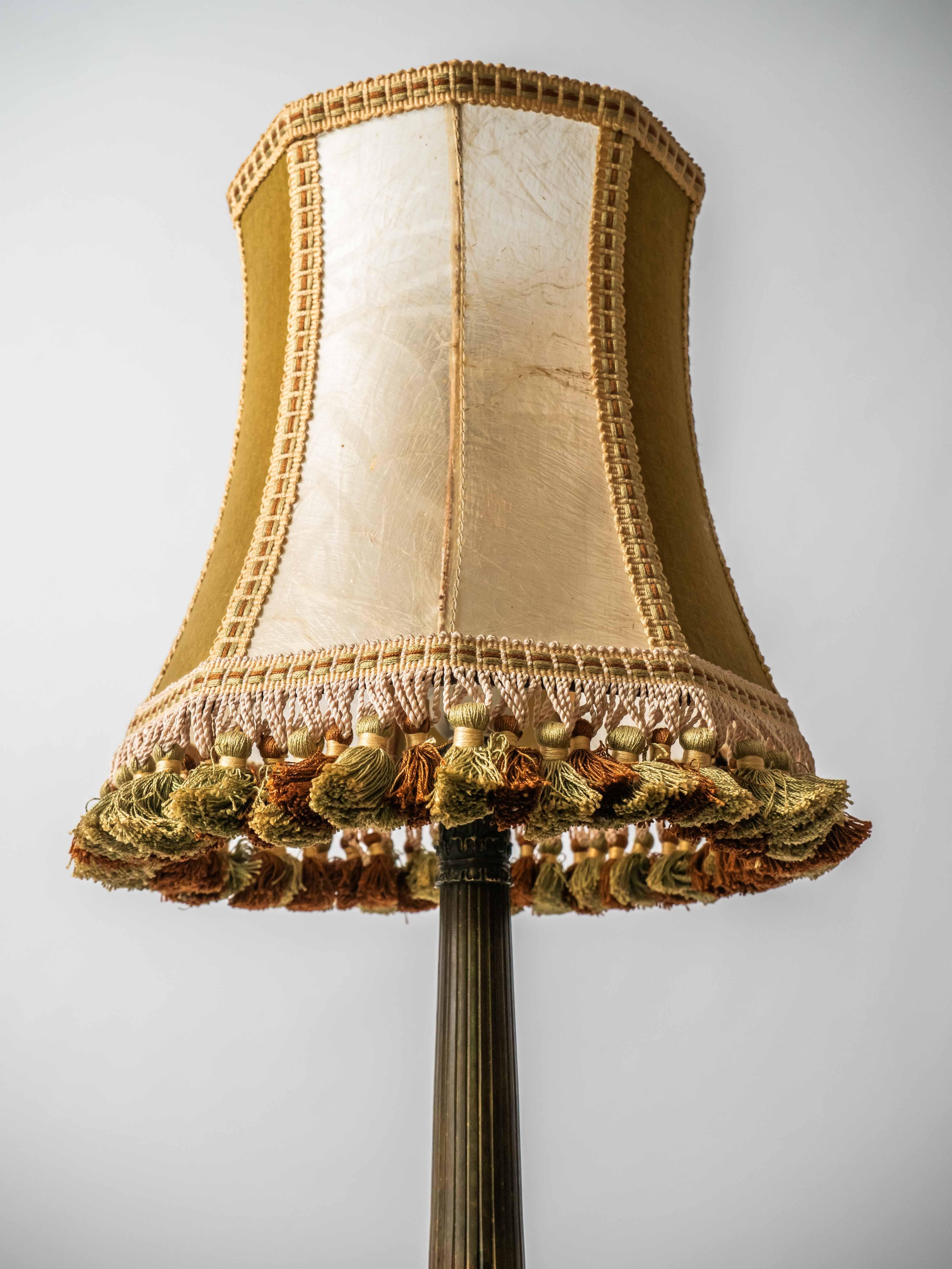 Antique lion paw lamp In Good Condition For Sale In STRAČOV, CZ