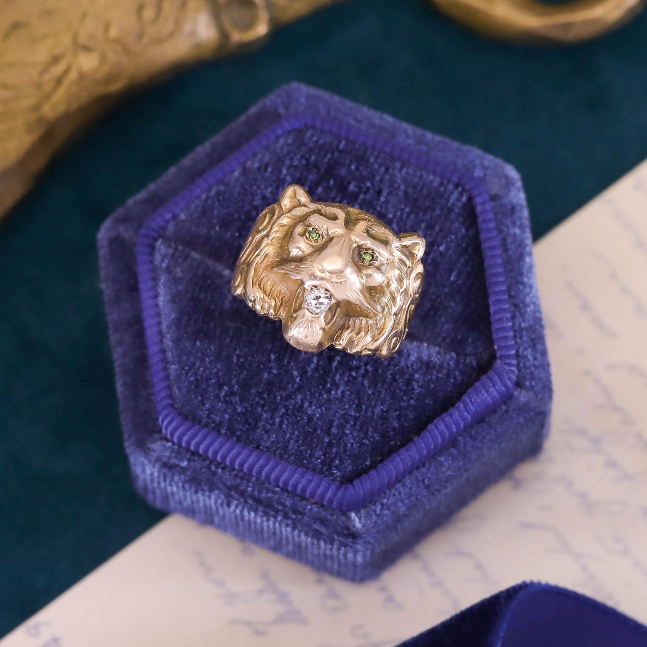 Bague lion ancienne en or 10 carats en vente 2
