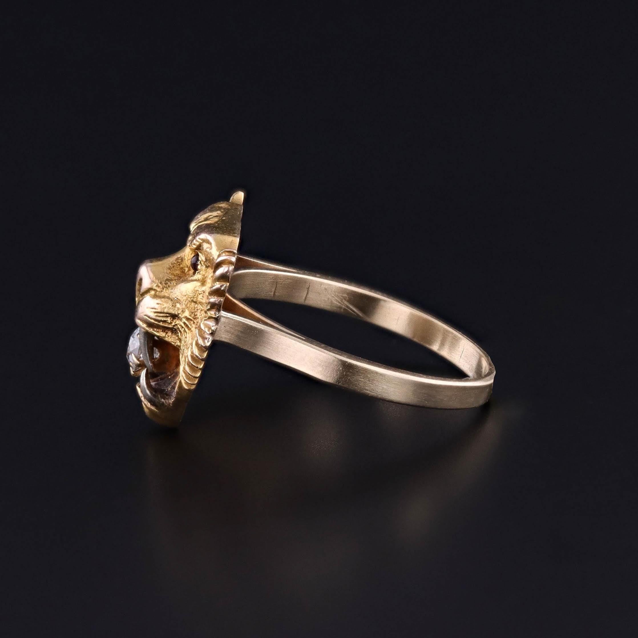 Cabochon Antique Lion Ring of 14k Gold For Sale