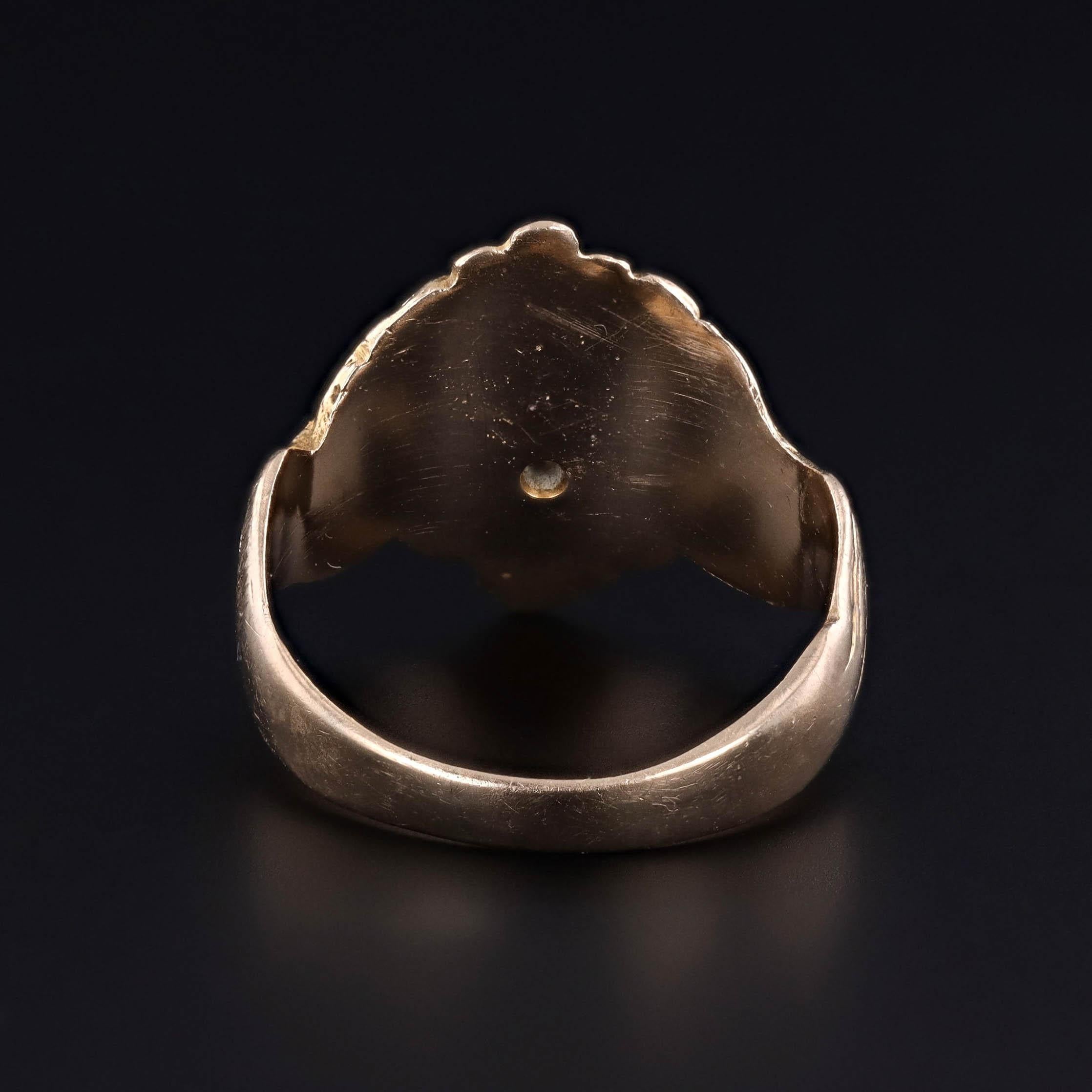 Antiker Löwenring aus 14 Karat Gold (Rundschliff) im Angebot