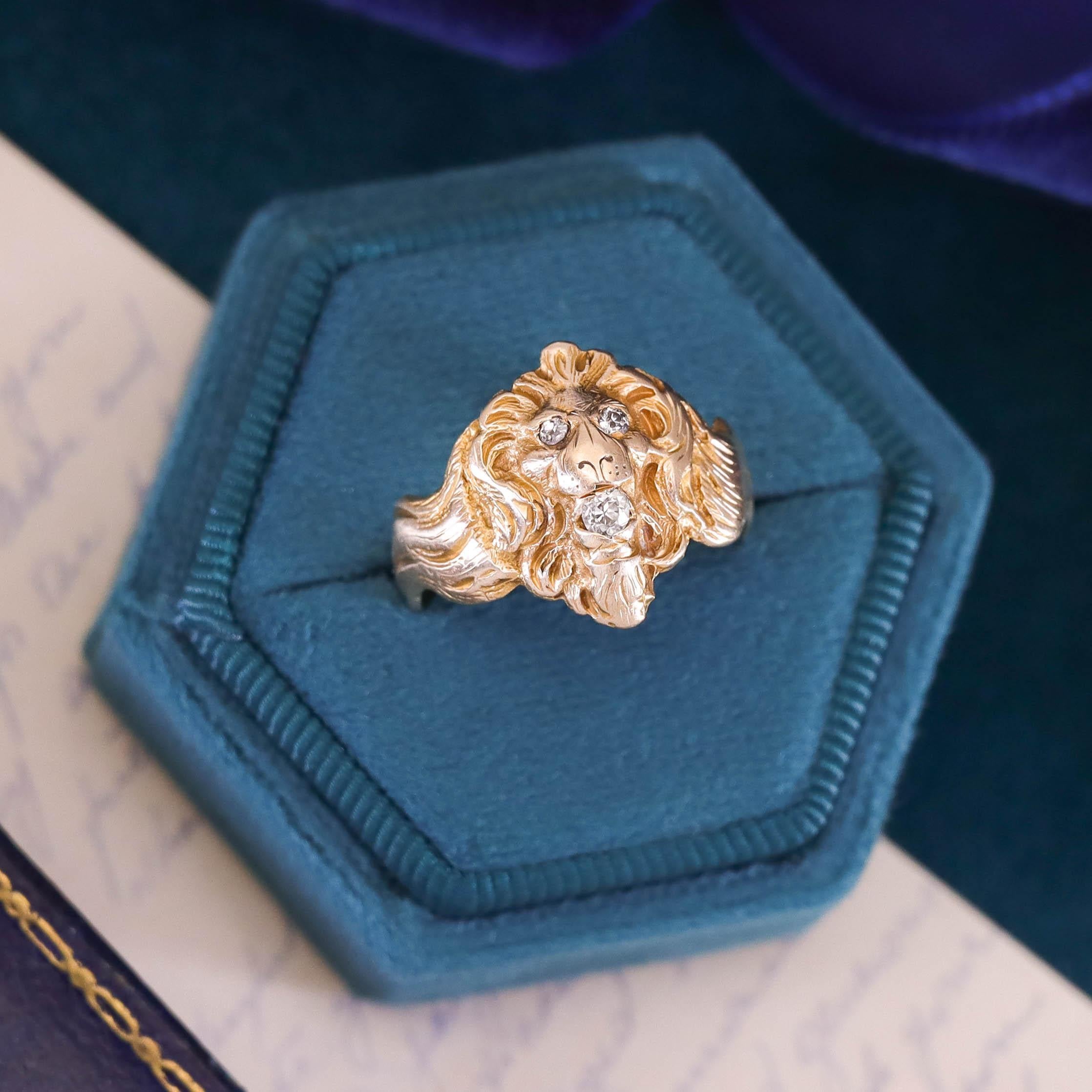 Antiker Löwenring aus 14 Karat Gold für Damen oder Herren im Angebot