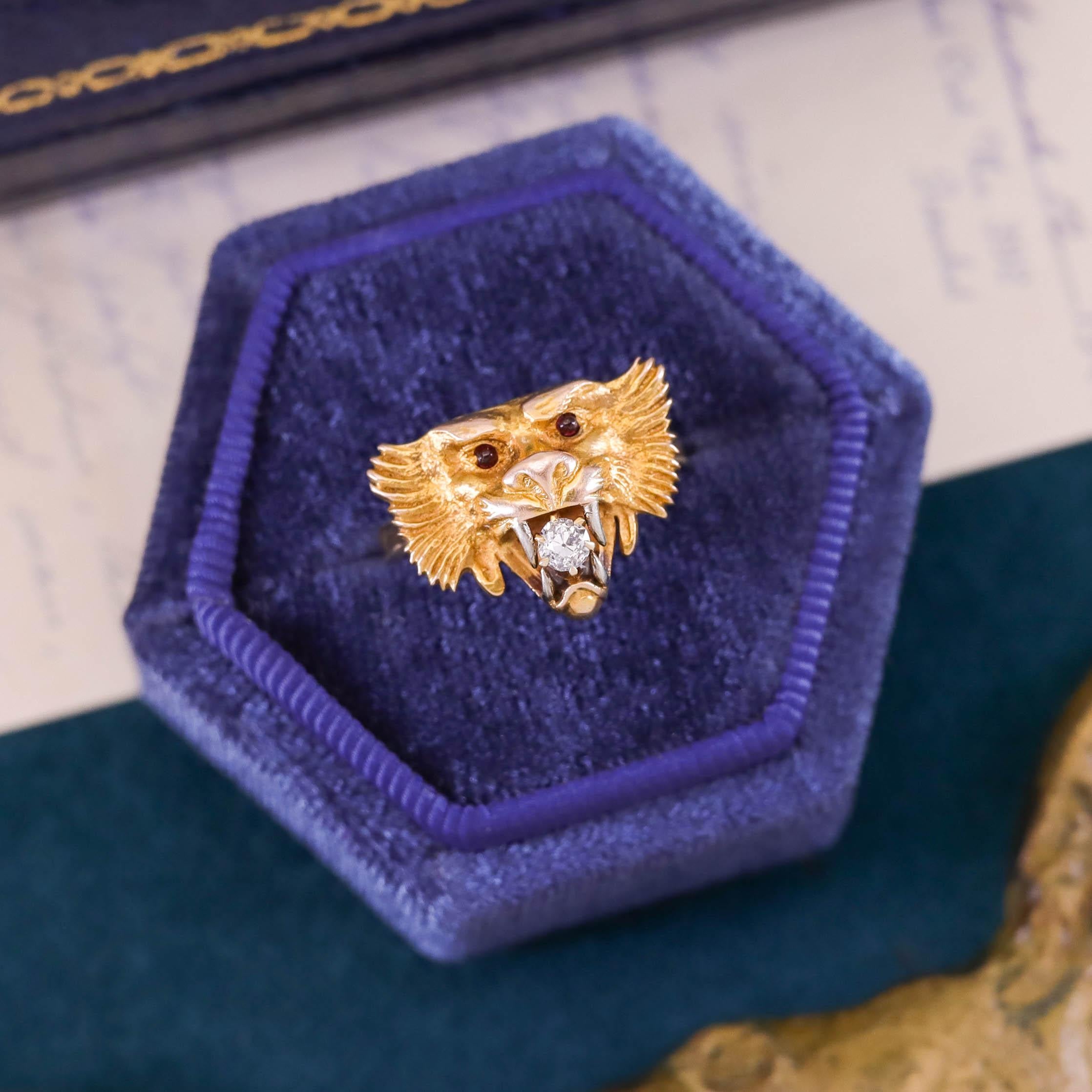 Antique Lion Ring of 14k Gold For Sale 2