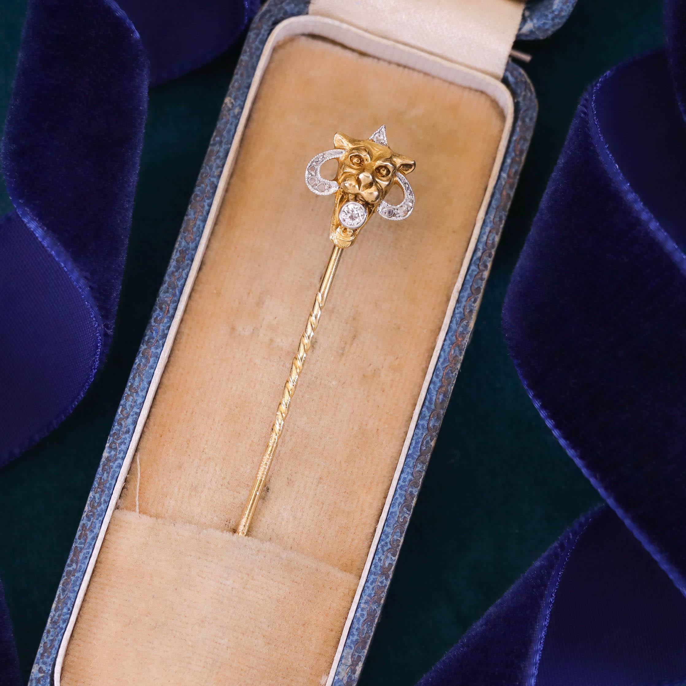 Antique Lion Stickpin of 14k Gold and Platinum In Good Condition For Sale In Lewisburg, PA