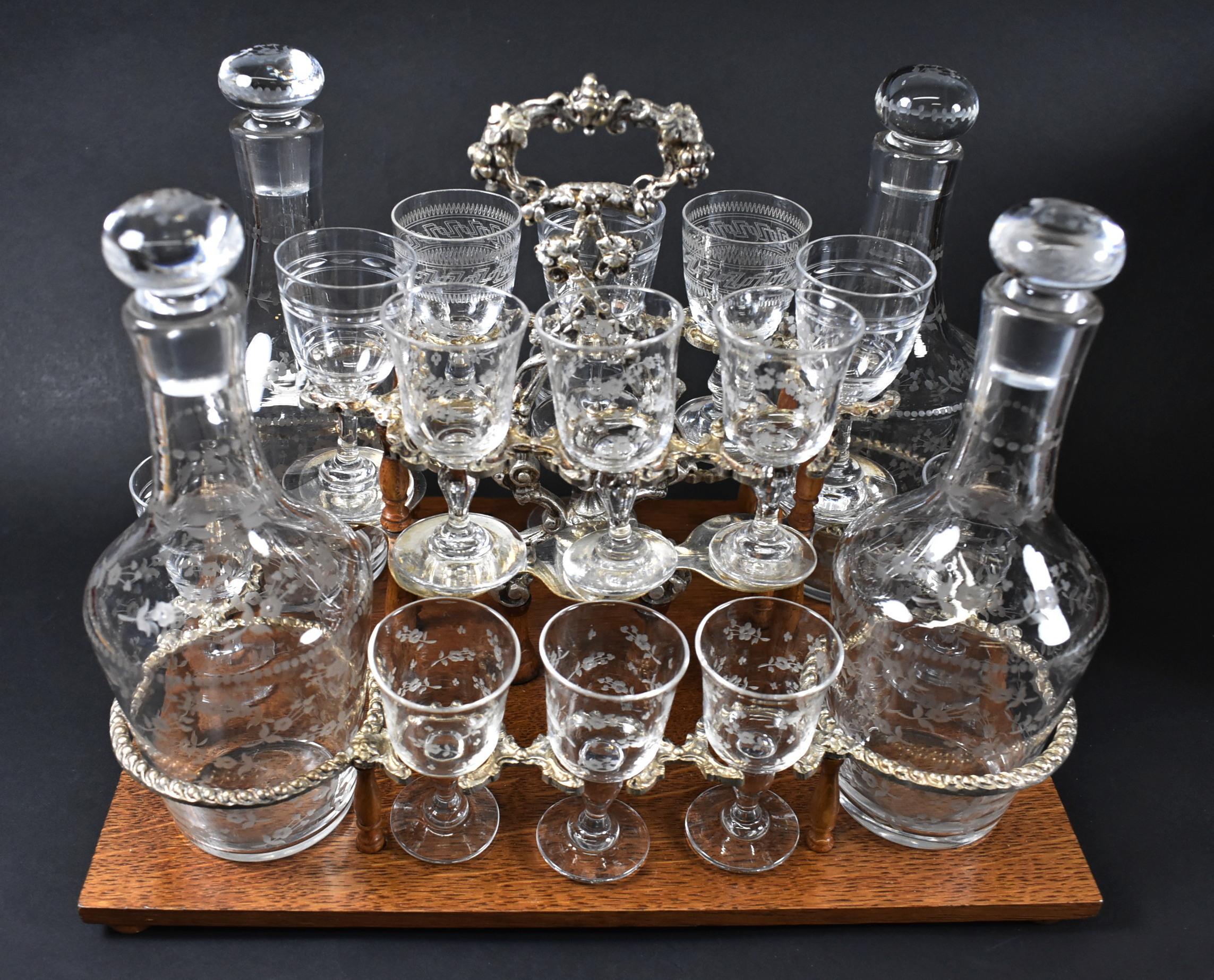 Antique Liquor Tantalus Box Oak With Guta Percha Images Cut Crystal Stemware im Angebot 10