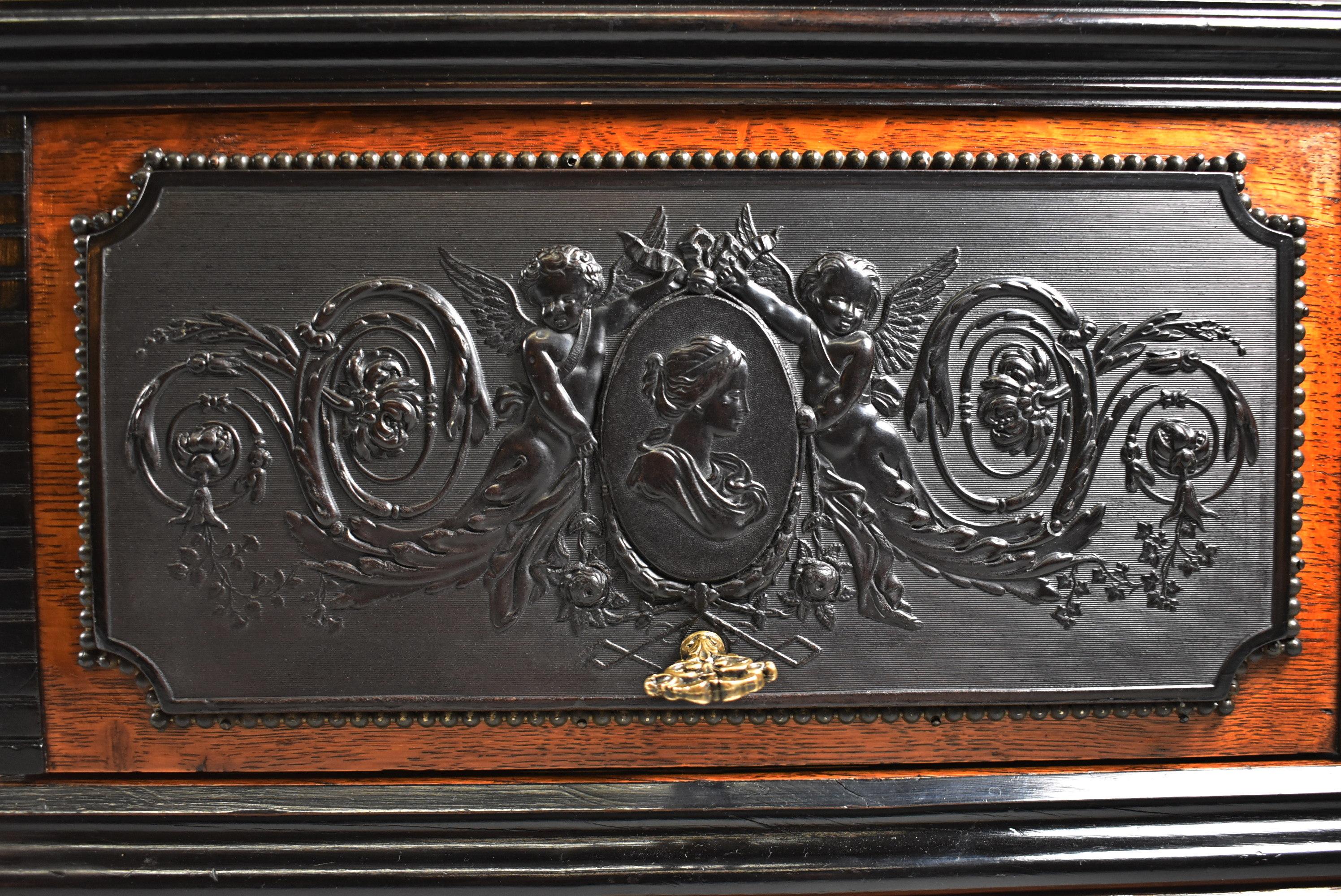 Antique Liquor Tantalus Box Oak With Guta Percha Images Cut Crystal Stemware (Frühviktorianisch) im Angebot