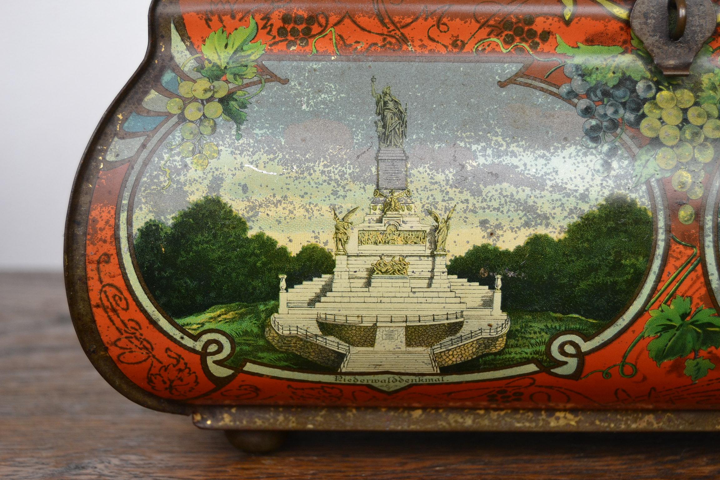 Antike lithographische Dose mit Henkel und deutschen Orten:: Deutschland:: Jugendstil im Zustand „Gut“ in Retie, BE