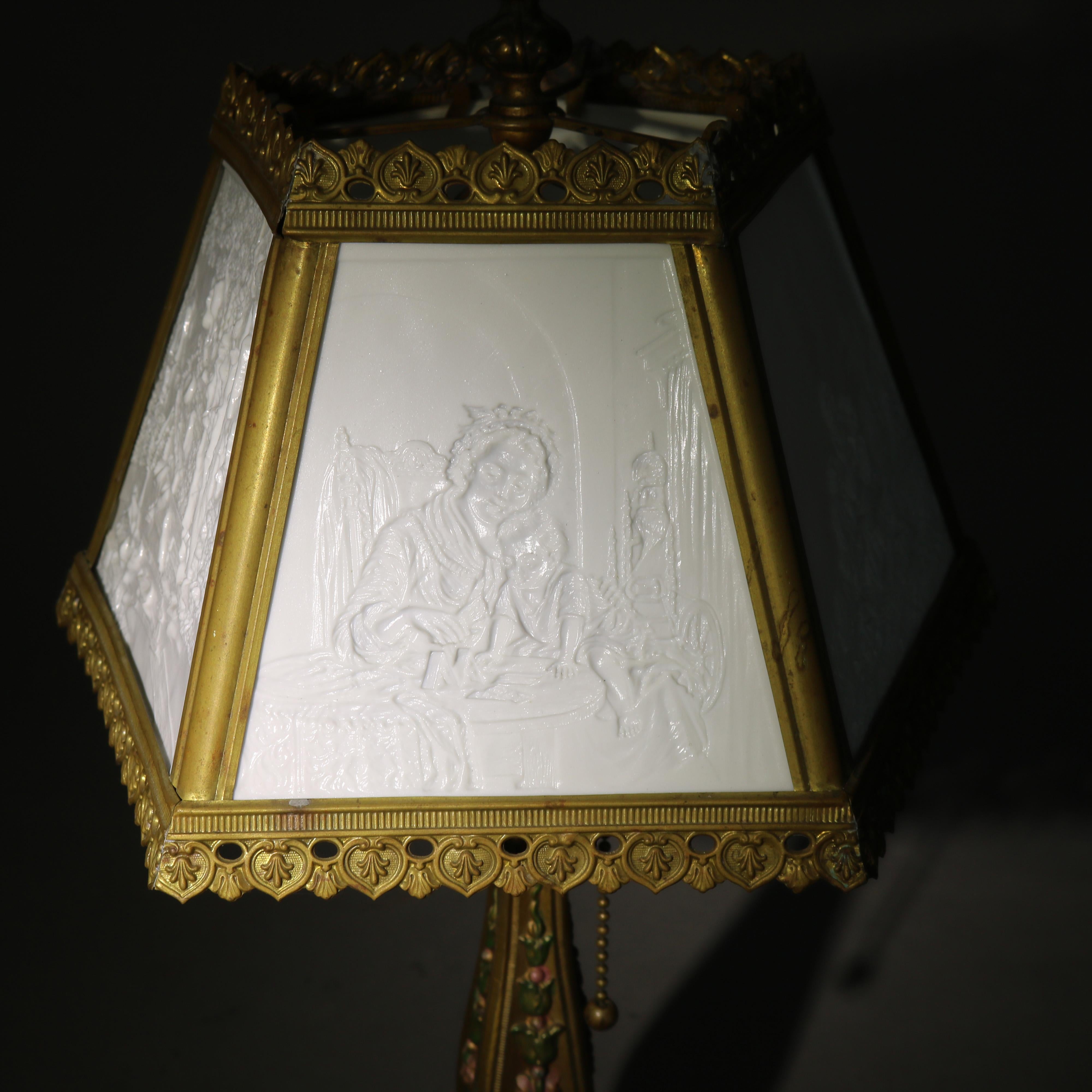 20ième siècle Lampe de table antique Lithophane Arts & Crafts en verre embossé à 5 panneaux C1910 en vente
