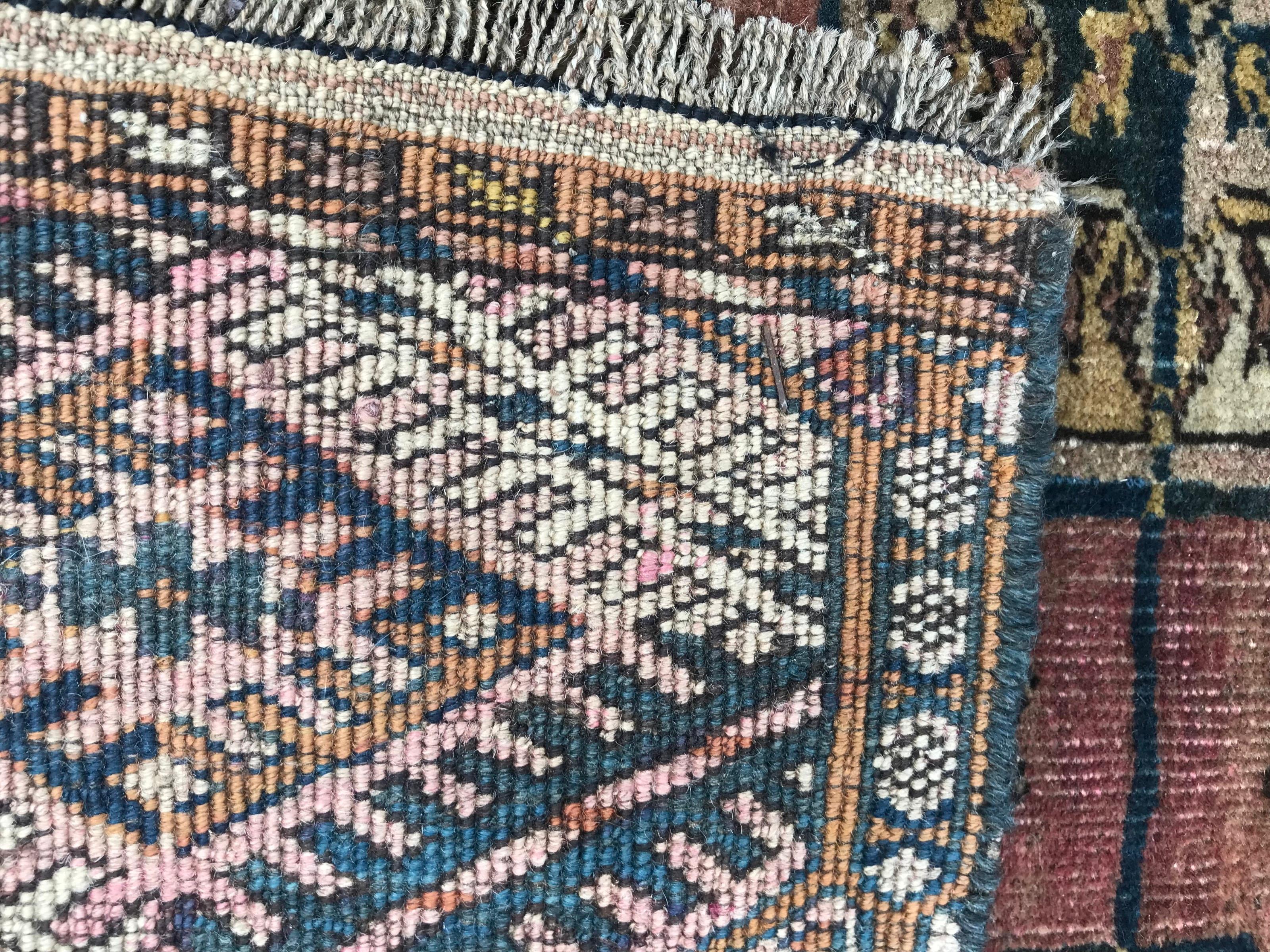 Antiker kleiner Turkmenischer Boukhara-Teppich im Angebot 3
