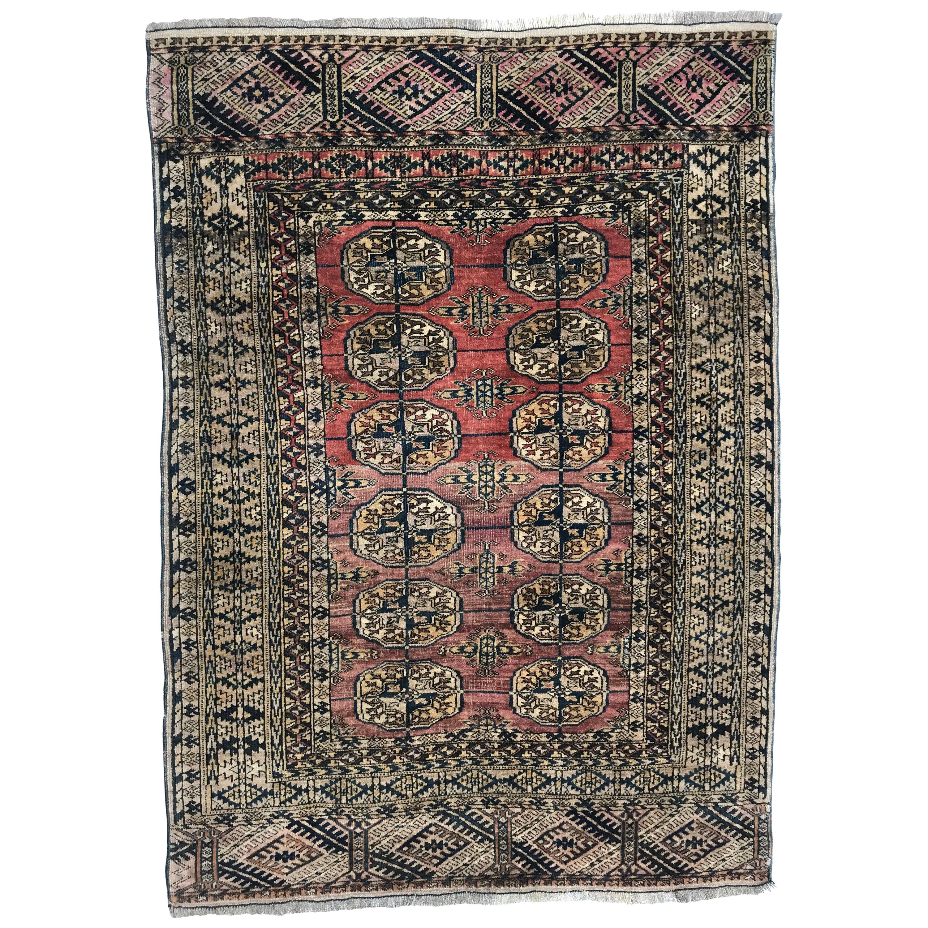 Antiker kleiner Turkmenischer Boukhara-Teppich im Angebot