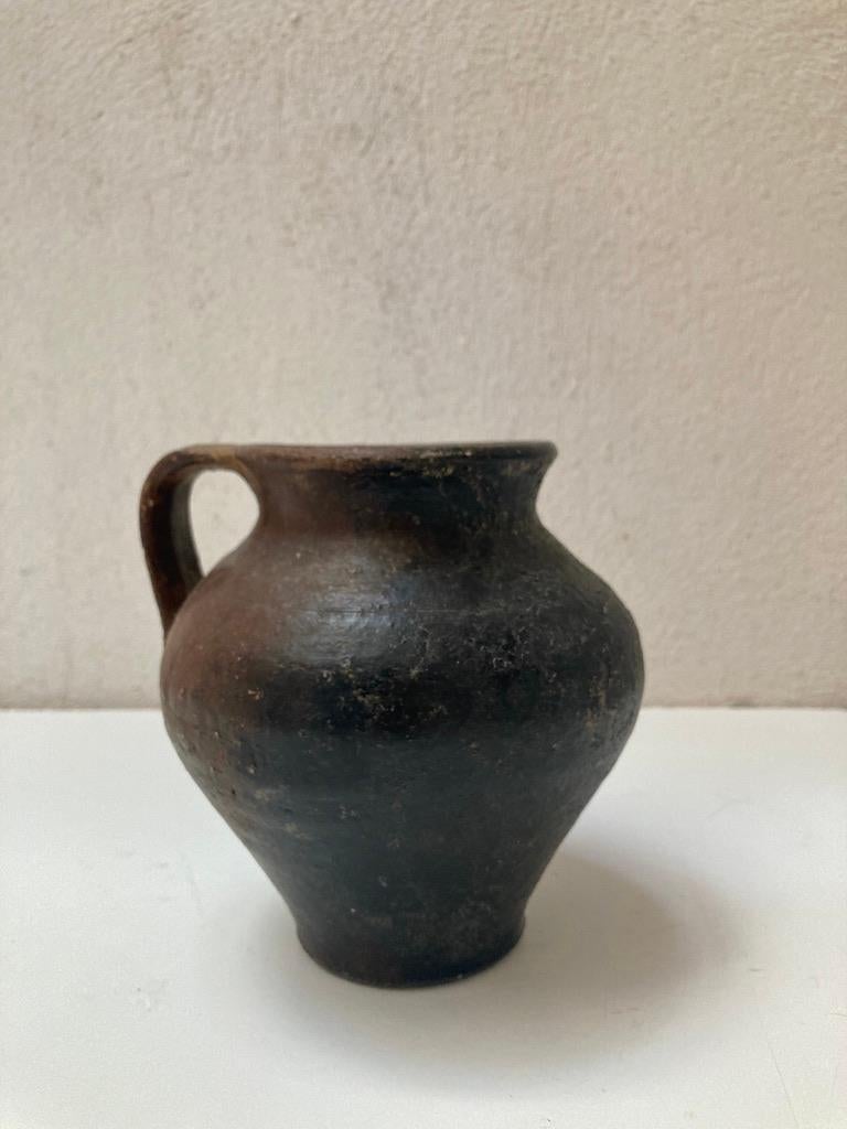 Rustico Piccolo vaso spagnolo in terracotta in vendita