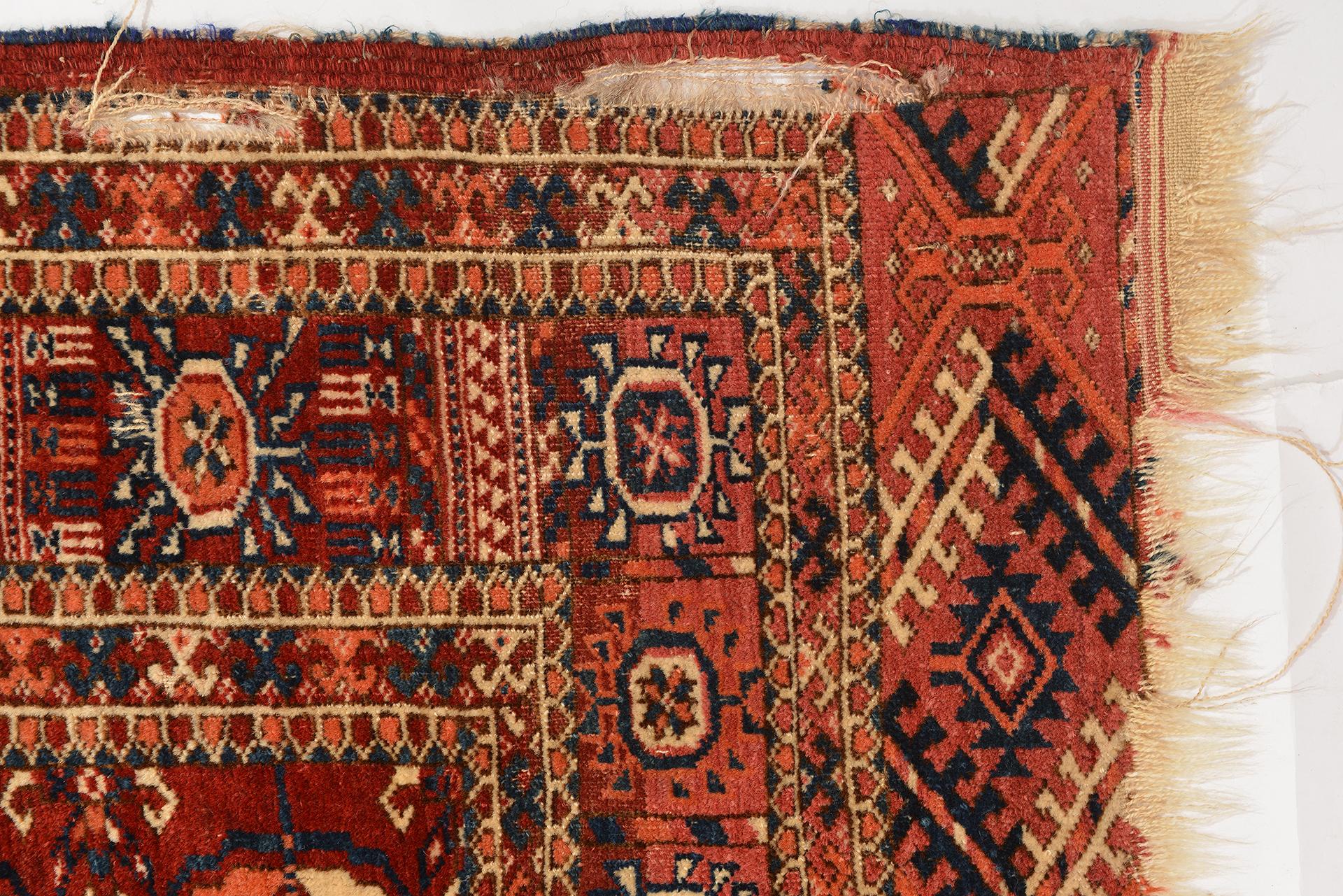 Antique Little Turkoman Bokara for Collection In Fair Condition For Sale In Alessandria, Piemonte