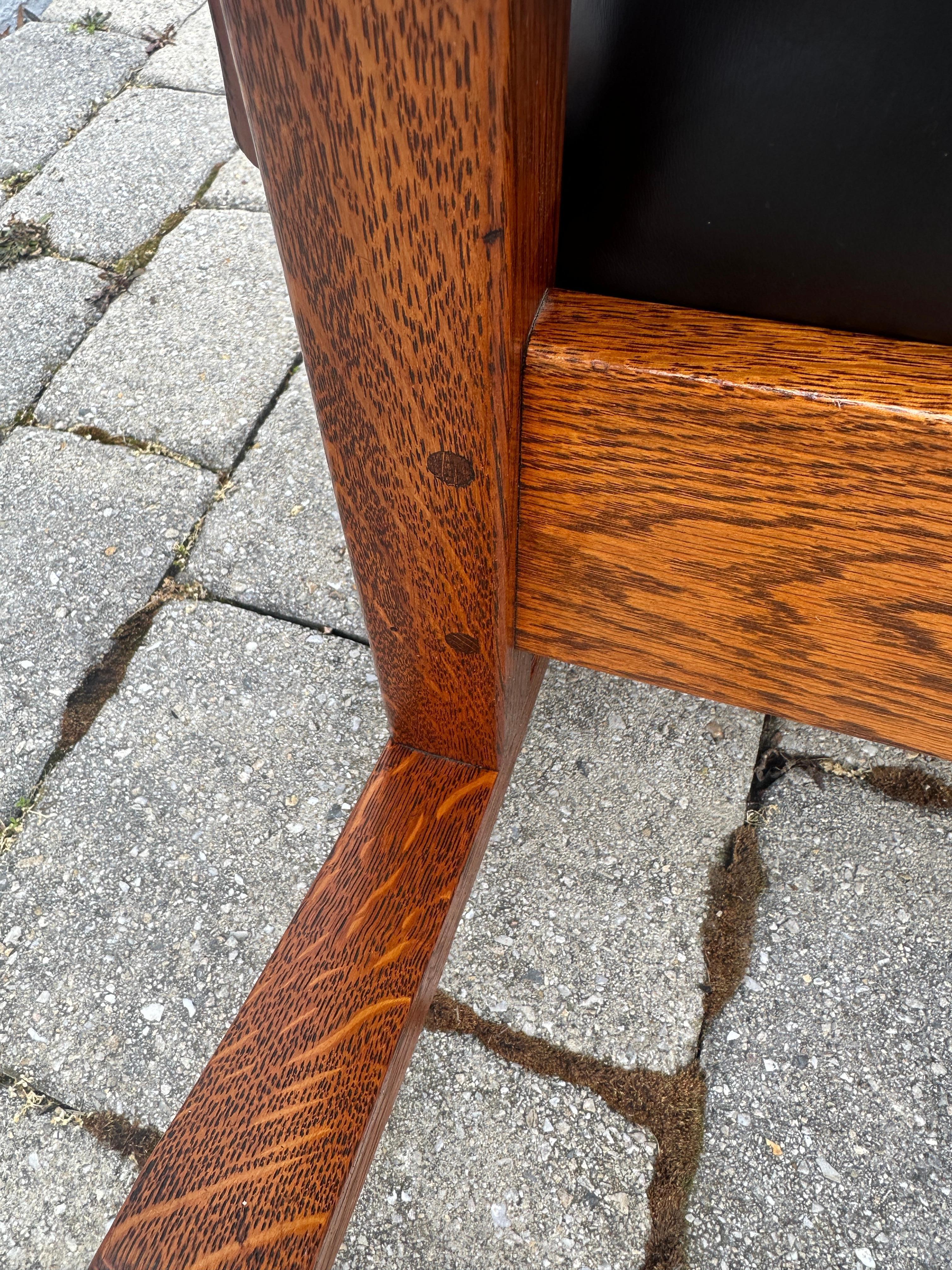 L&JG Stickley Arm Morris Rocker    20%   VENTE    VENTE    W7936 en vente 4