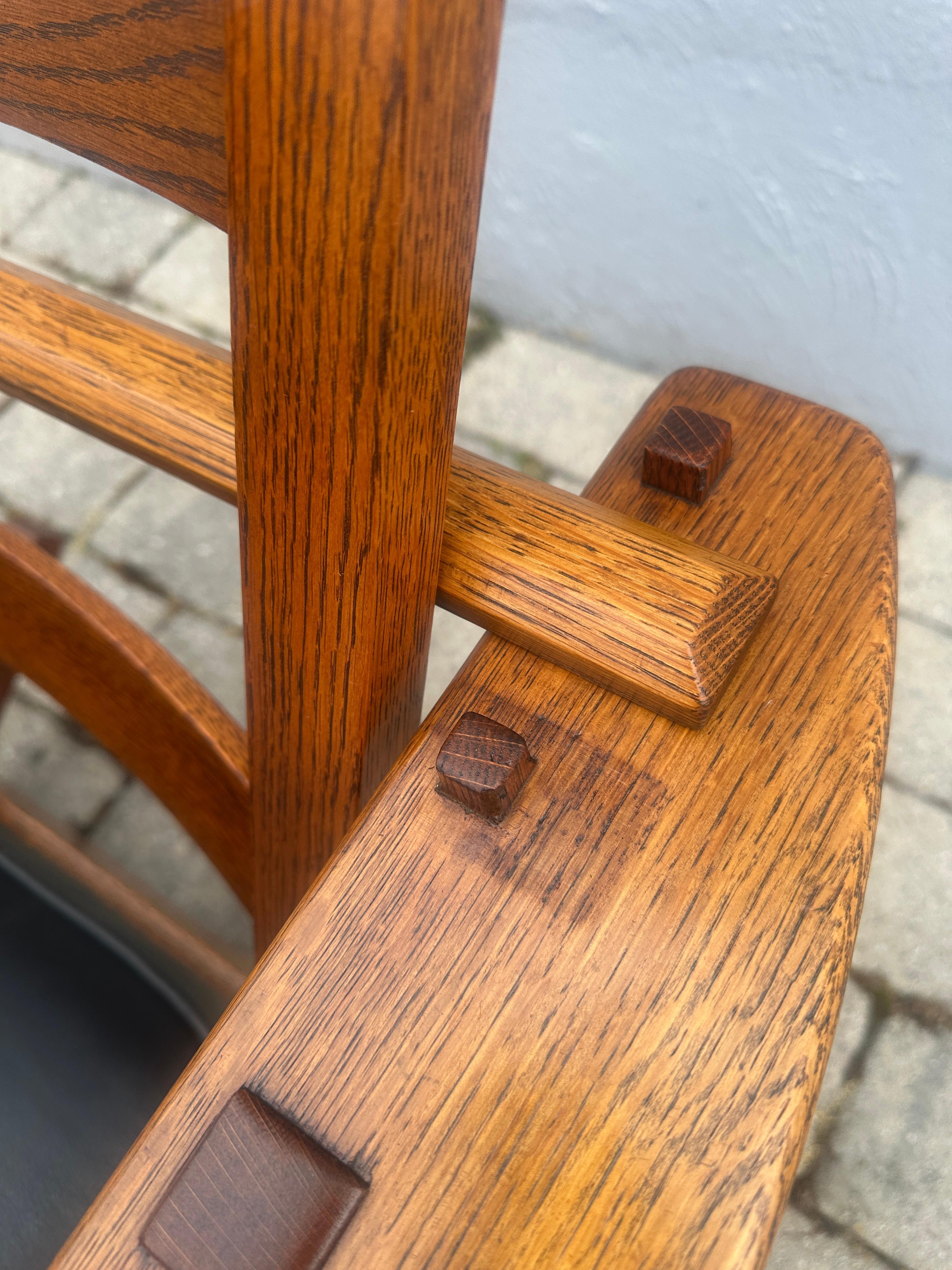 L&JG Stickley Arm Morris Rocker    20%   VENTE    VENTE    W7936 en vente 7