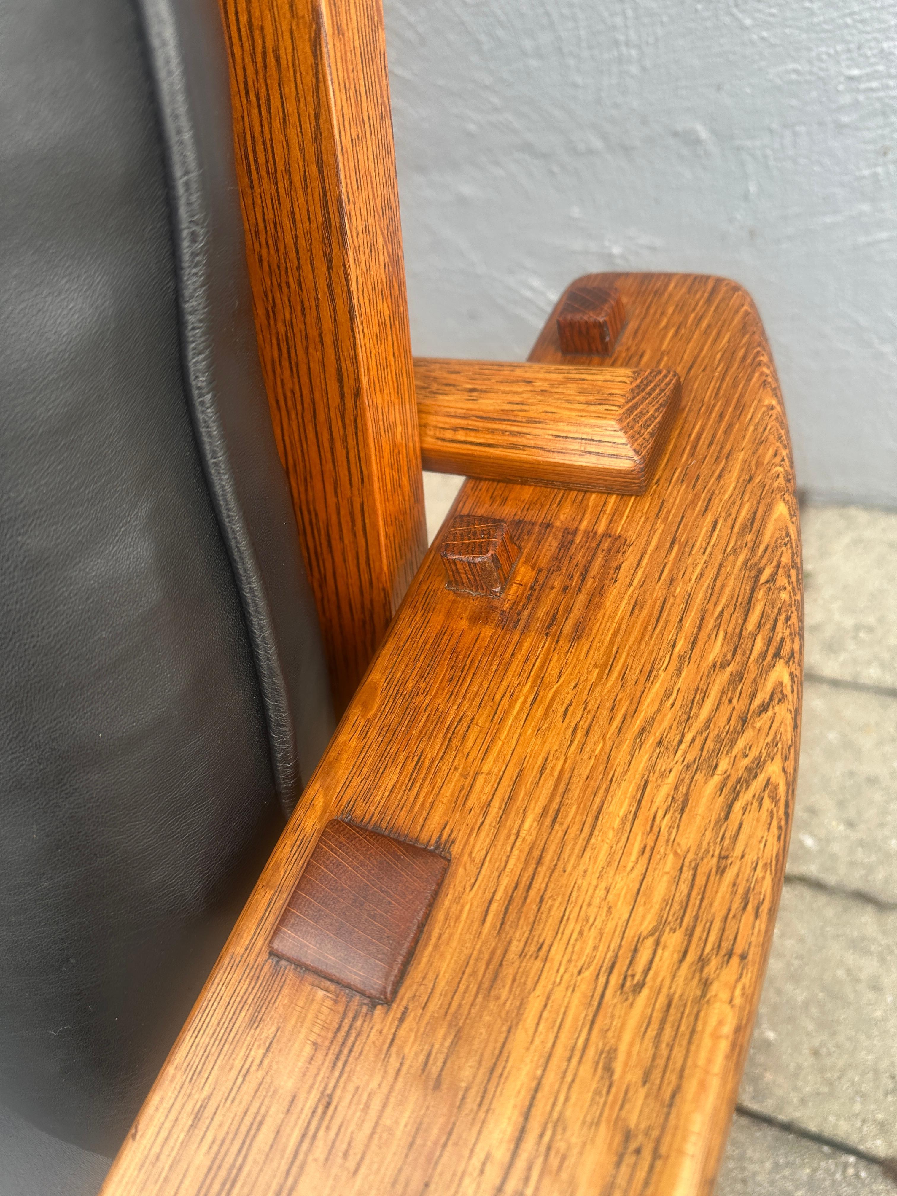L&JG Stickley Arm Morris Rocker    20%   VENTE    VENTE    W7936 en vente 9