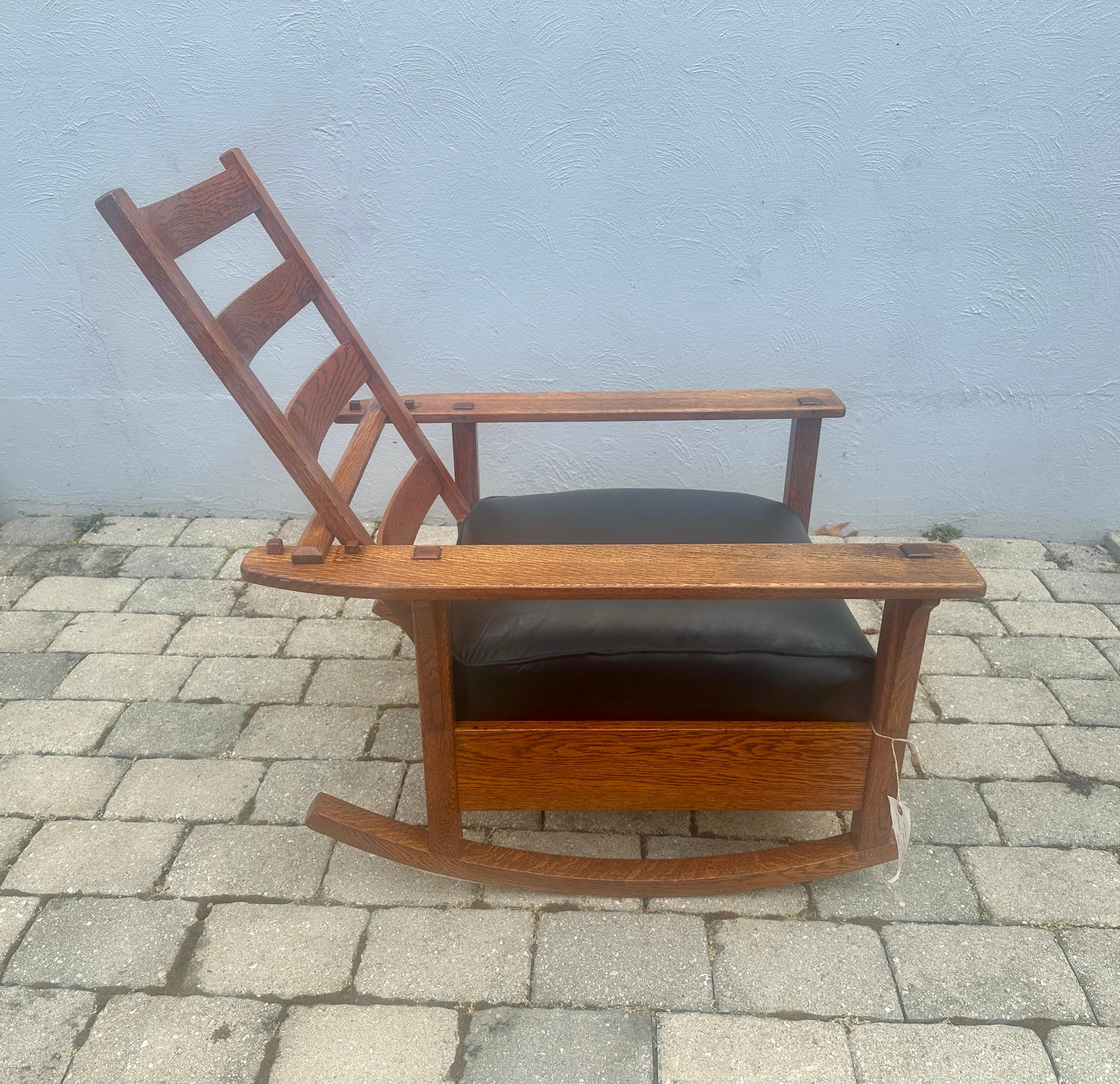 Américain L&JG Stickley Arm Morris Rocker    20%   VENTE    VENTE    W7936 en vente