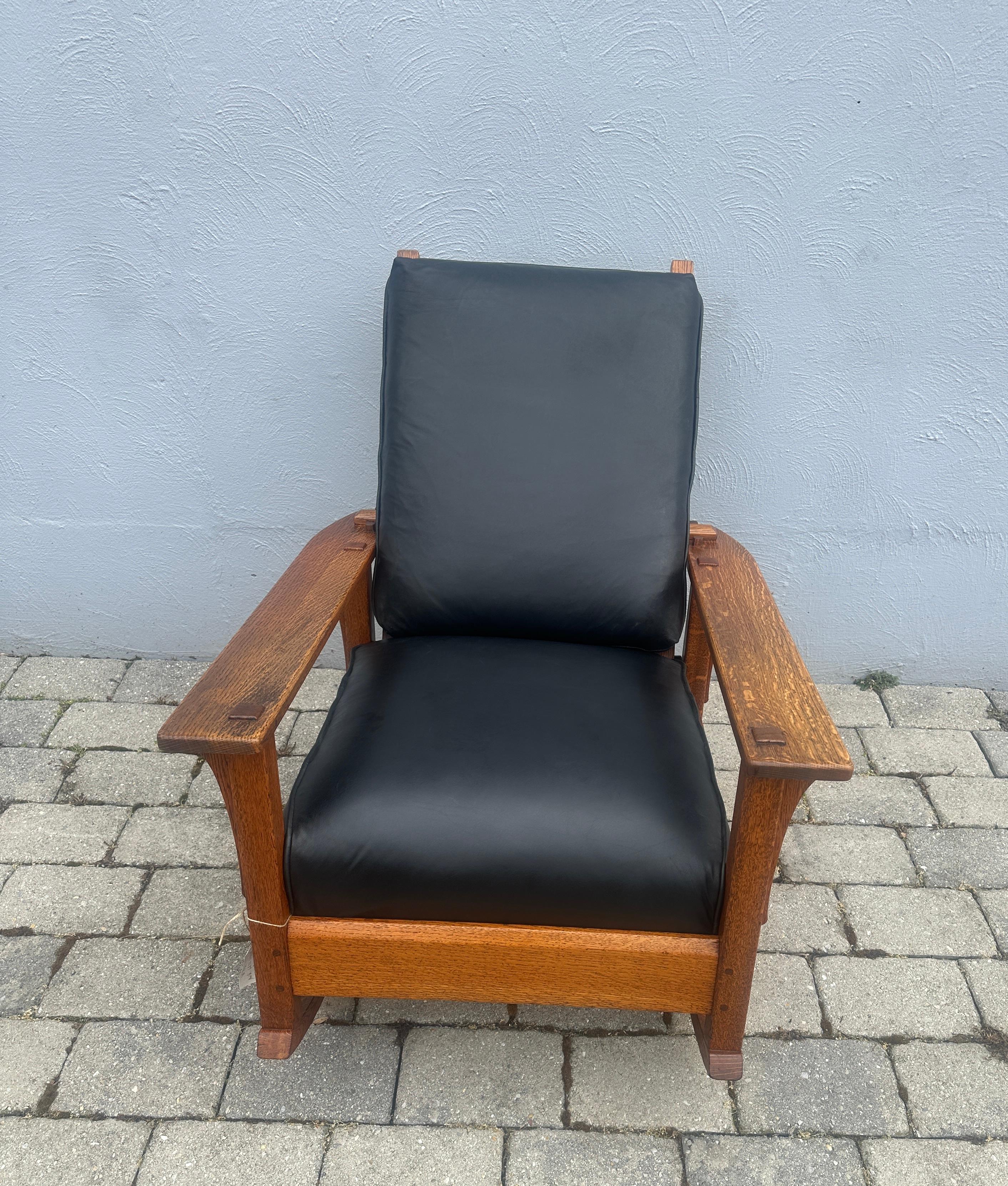 Cuir L&JG Stickley Arm Morris Rocker    20%   VENTE    VENTE    W7936 en vente