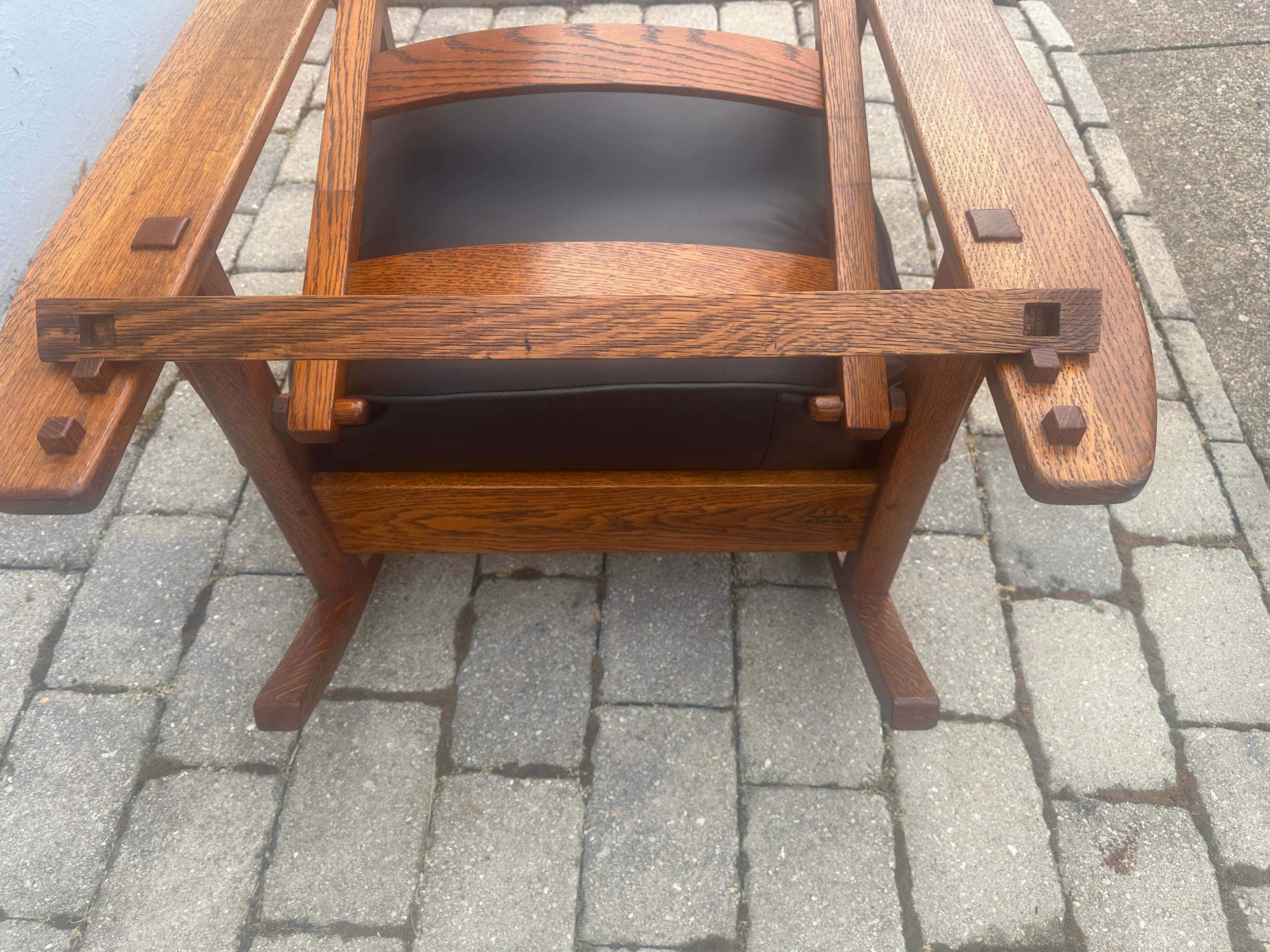 L&JG Stickley Arm Morris Rocker    20%   VENTE    VENTE    W7936 en vente 2