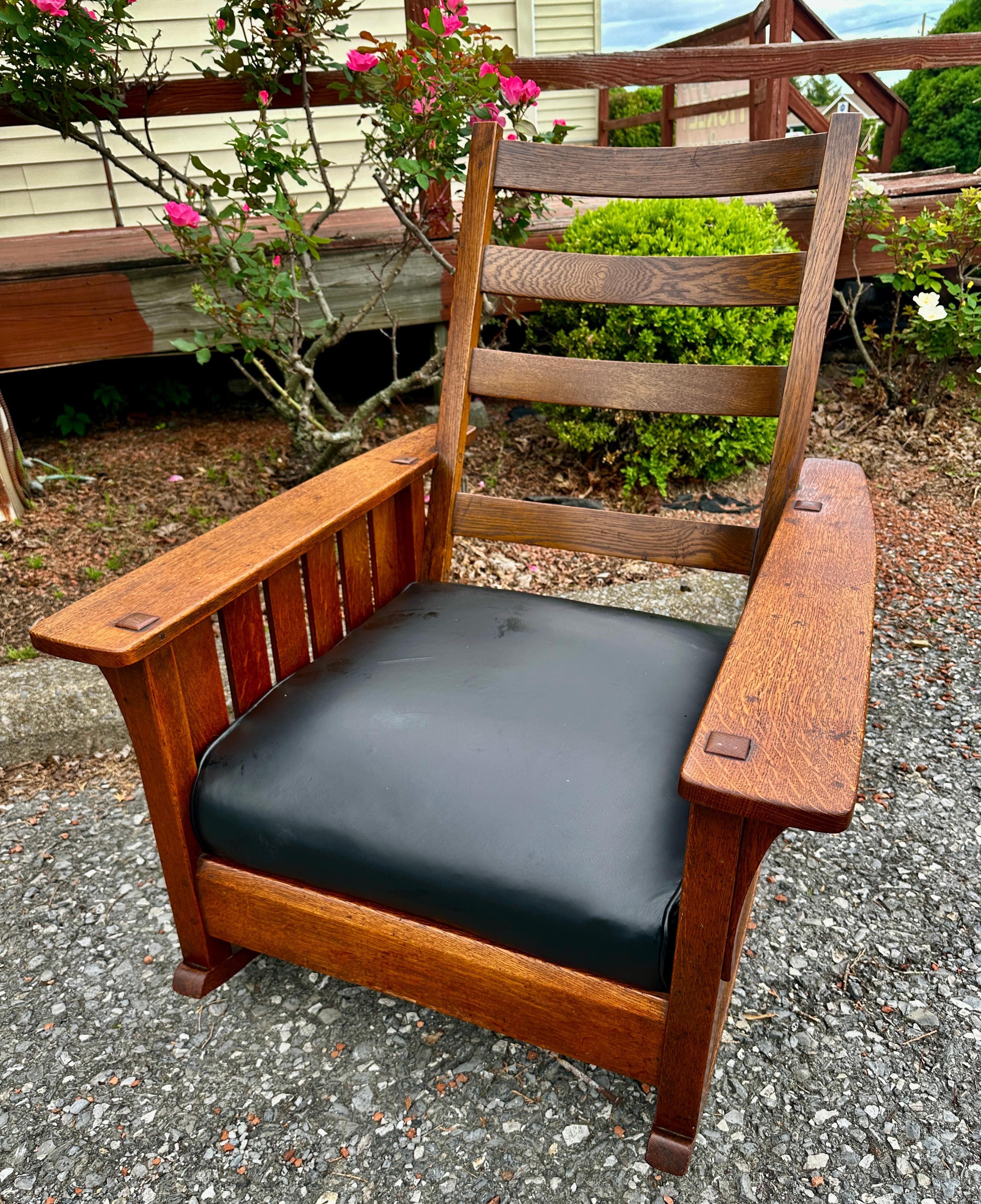 Antike L&JG Stickley Paddelarmwippe mit Schlitz an den Seiten - W8390 im Angebot 4