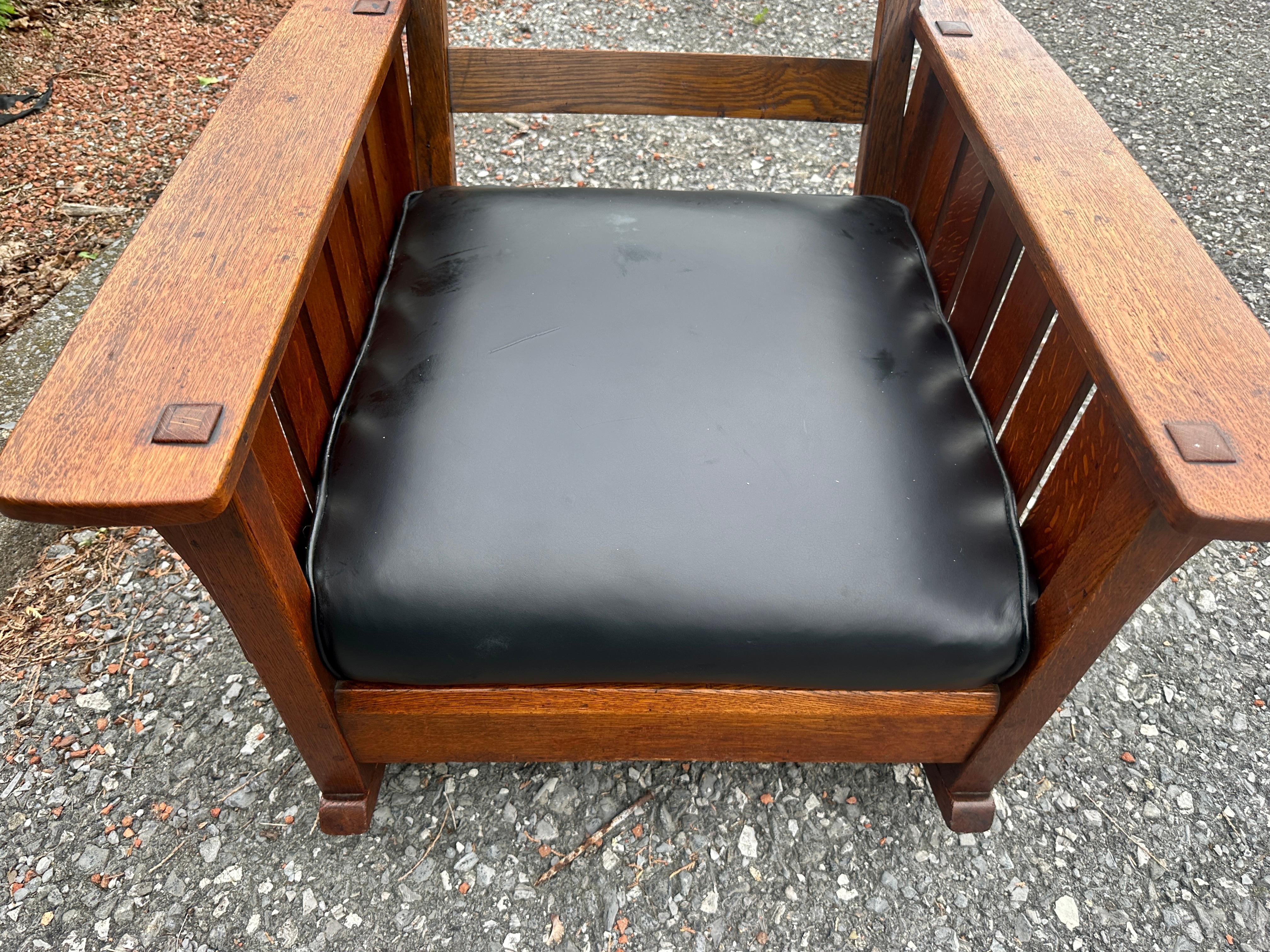 Antike L&JG Stickley Paddelarmwippe mit Schlitz an den Seiten - W8390 im Zustand „Gut“ im Angebot in Shamokin Dam, PA