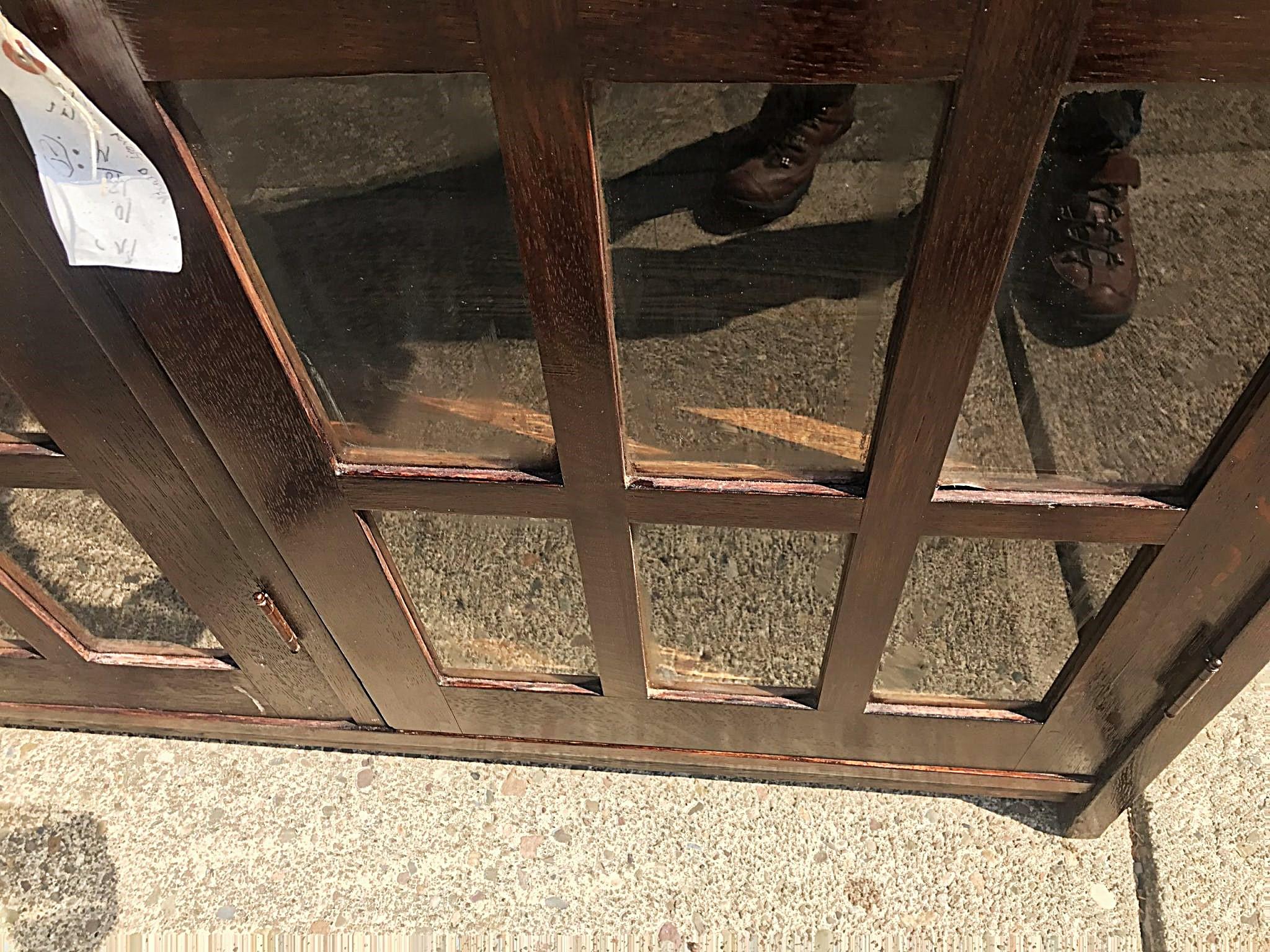 Bibliothèque ancienne L&JG Stickley à trois portes C 1910 - W3227 en vente 5