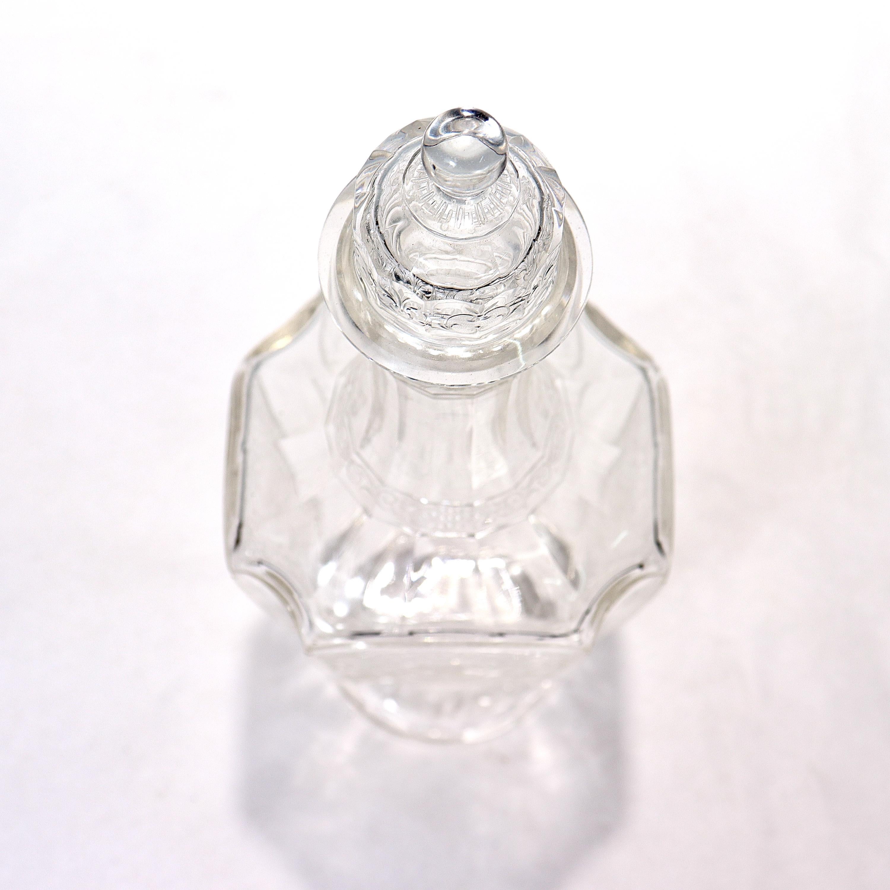 Carafe autrichienne ancienne Lobmeyr en verre taillé « Rock Crystal » gravé et gravé en vente 2