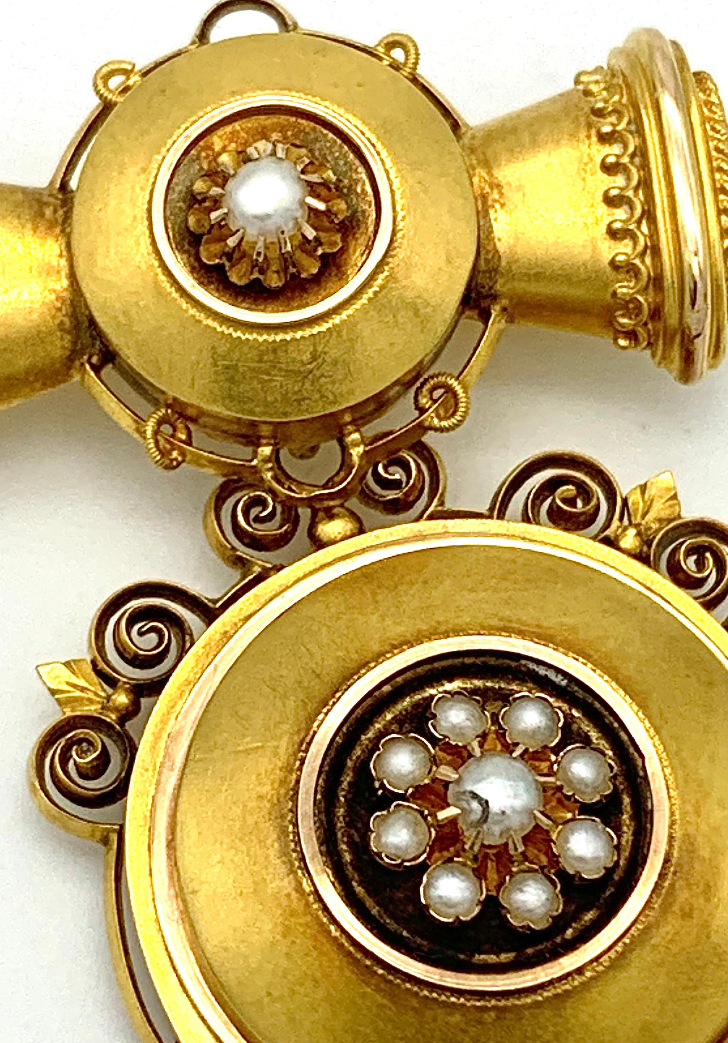 Antique Greek Revival Articulated Locket Brooch Penendant 18 Karat Gold Pearls In Good Condition For Sale In Munich, Bavaria