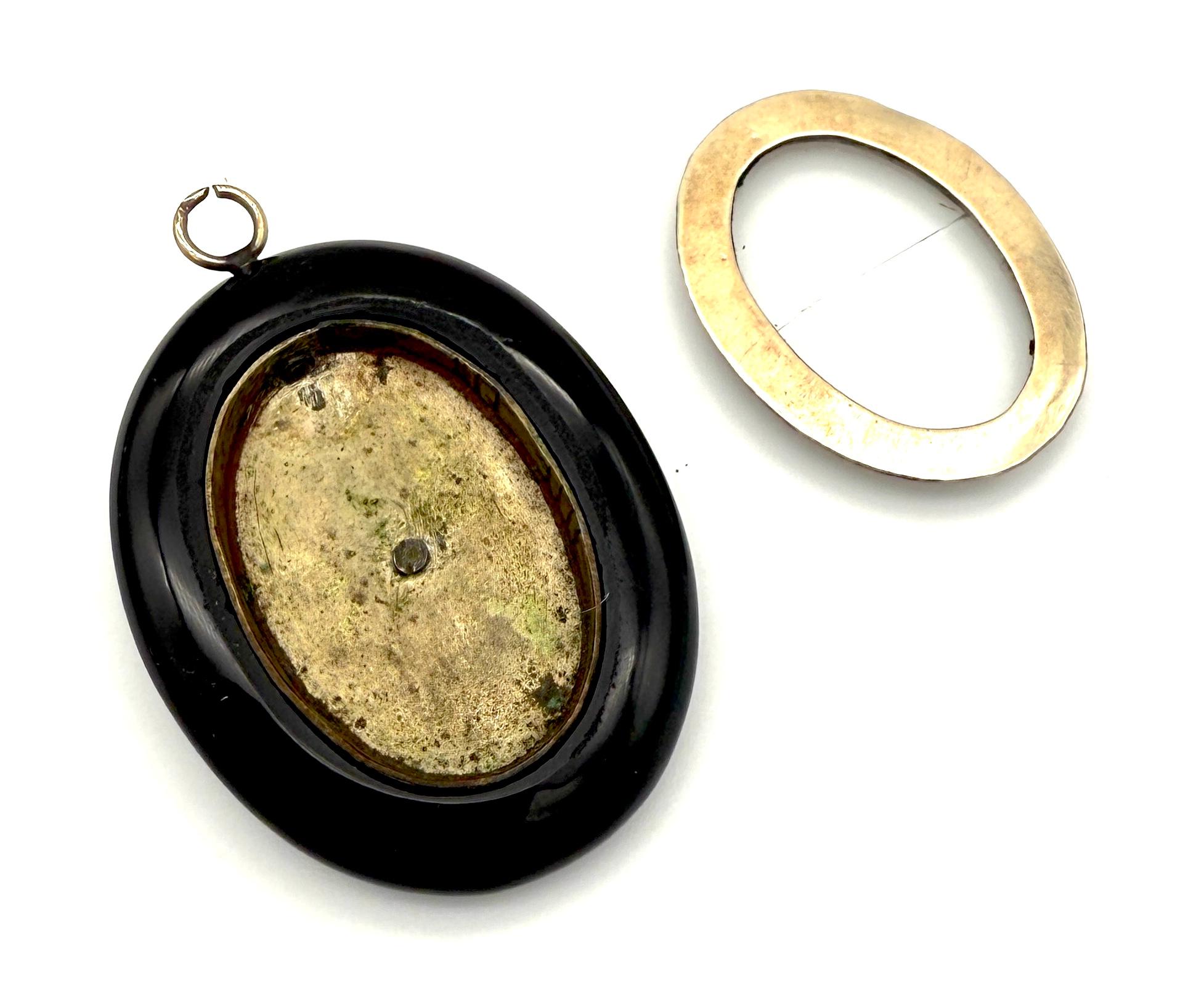 Antike Medaillon Anhänger Sentimental Schmuck Stiefmütterchen Onyx Silber Natürliche Perlen (Ovalschliff) im Angebot