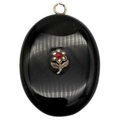 Antico ciondolo a medaglione Sentimental Jewellery Pansy Onyx Silver Perle naturali