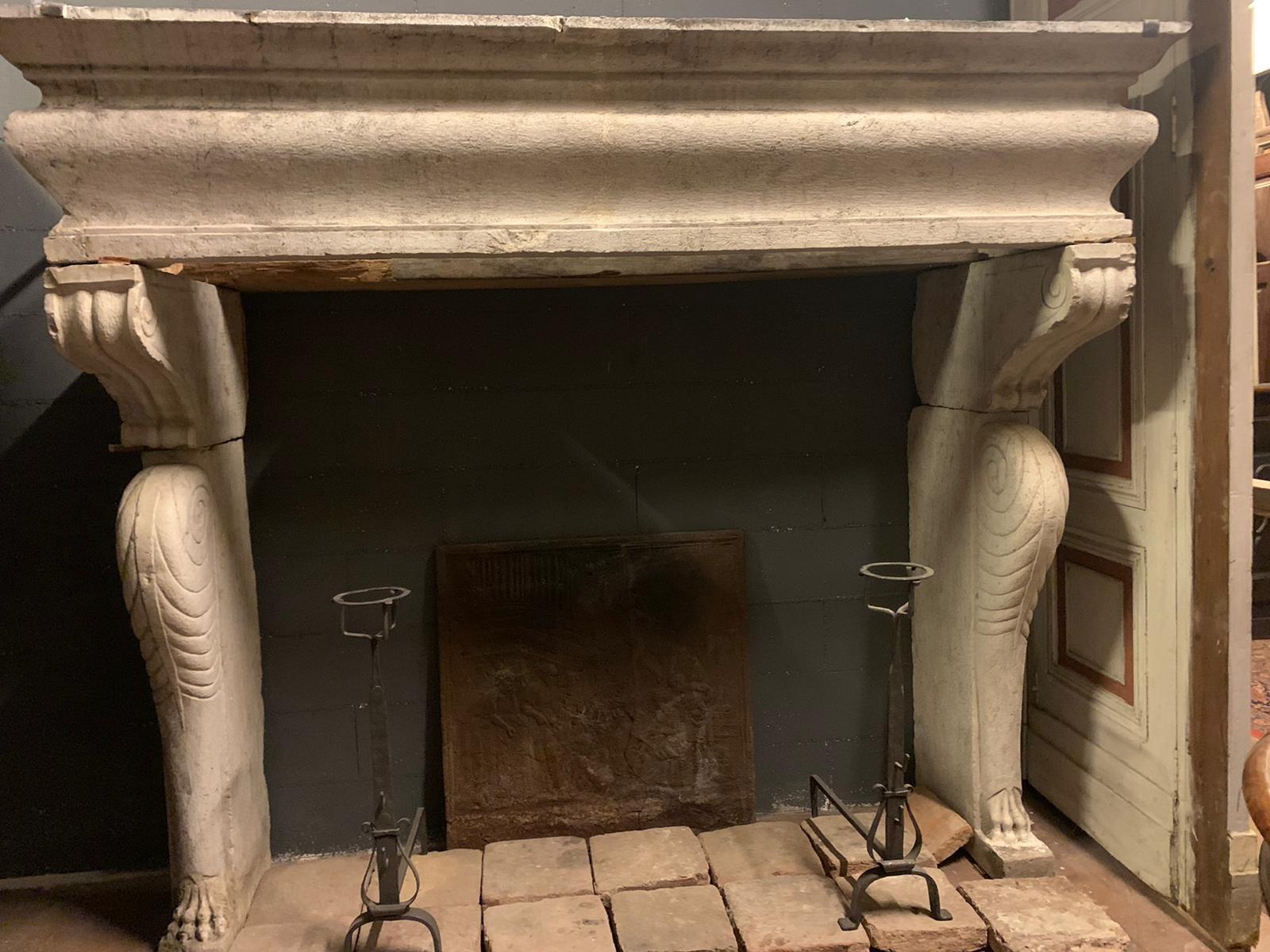 Antique Lombard Fireplace Mantle in Botticino Stone, 17th Century Italy For Sale 3