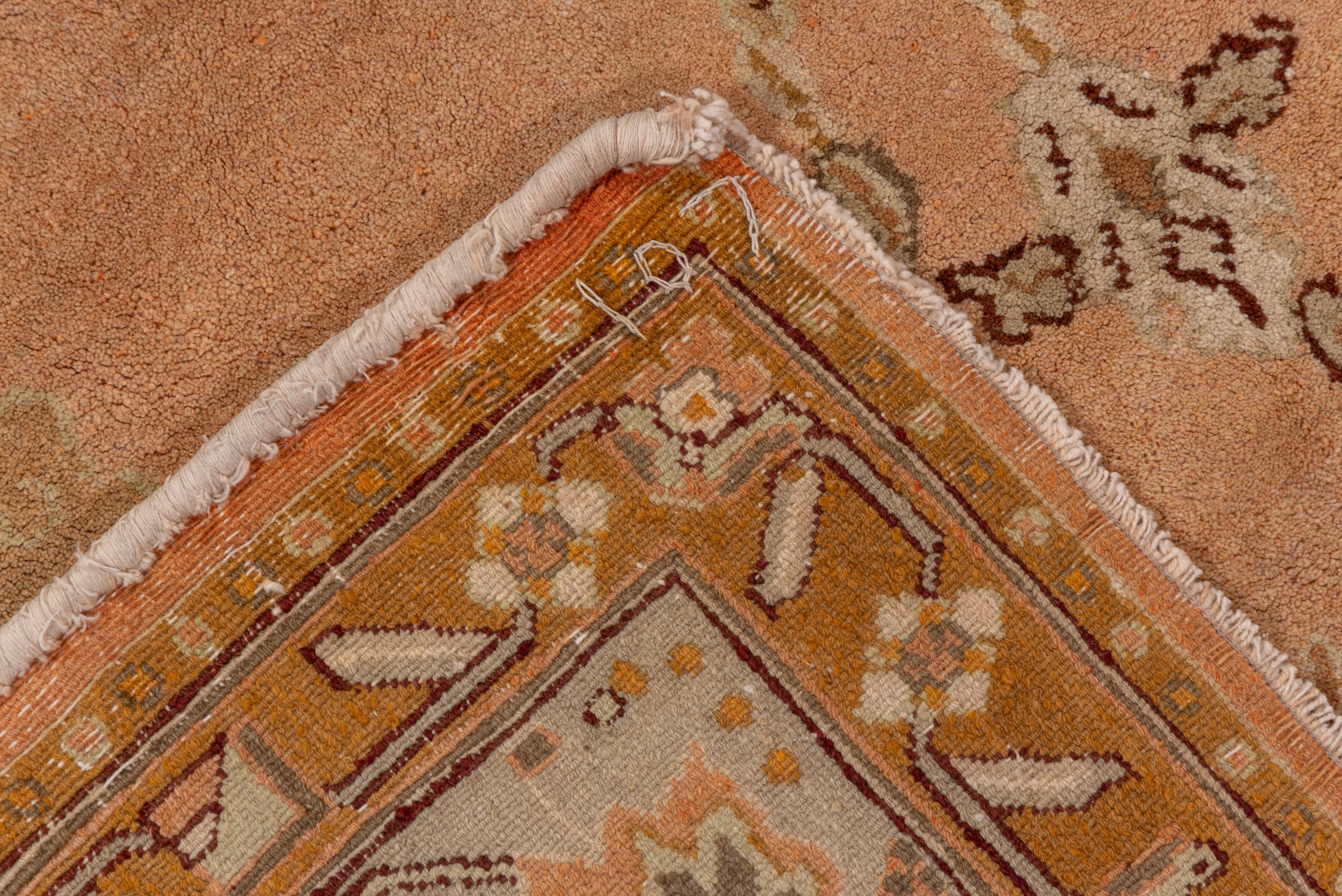 Antique Long Agra Rug, Peach Field, circa 1910s In Good Condition For Sale In New York, NY