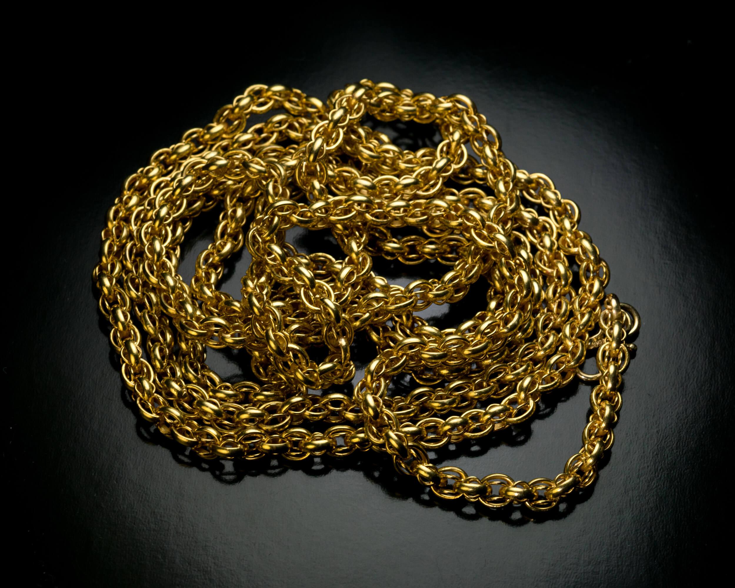 Collier ancien à longue et lourde chaîne en or Excellent état - En vente à Chicago, IL