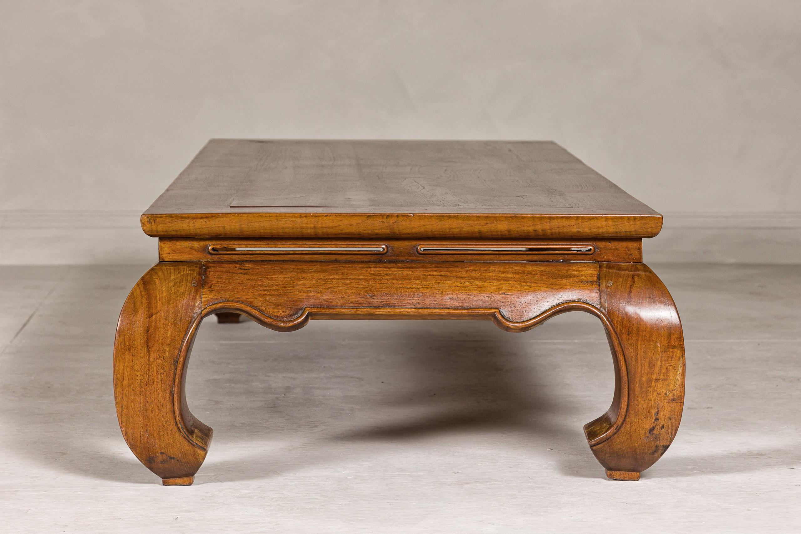 Antique Long Chow Legs Coffee Table with Waisted Pierced Apron 3
