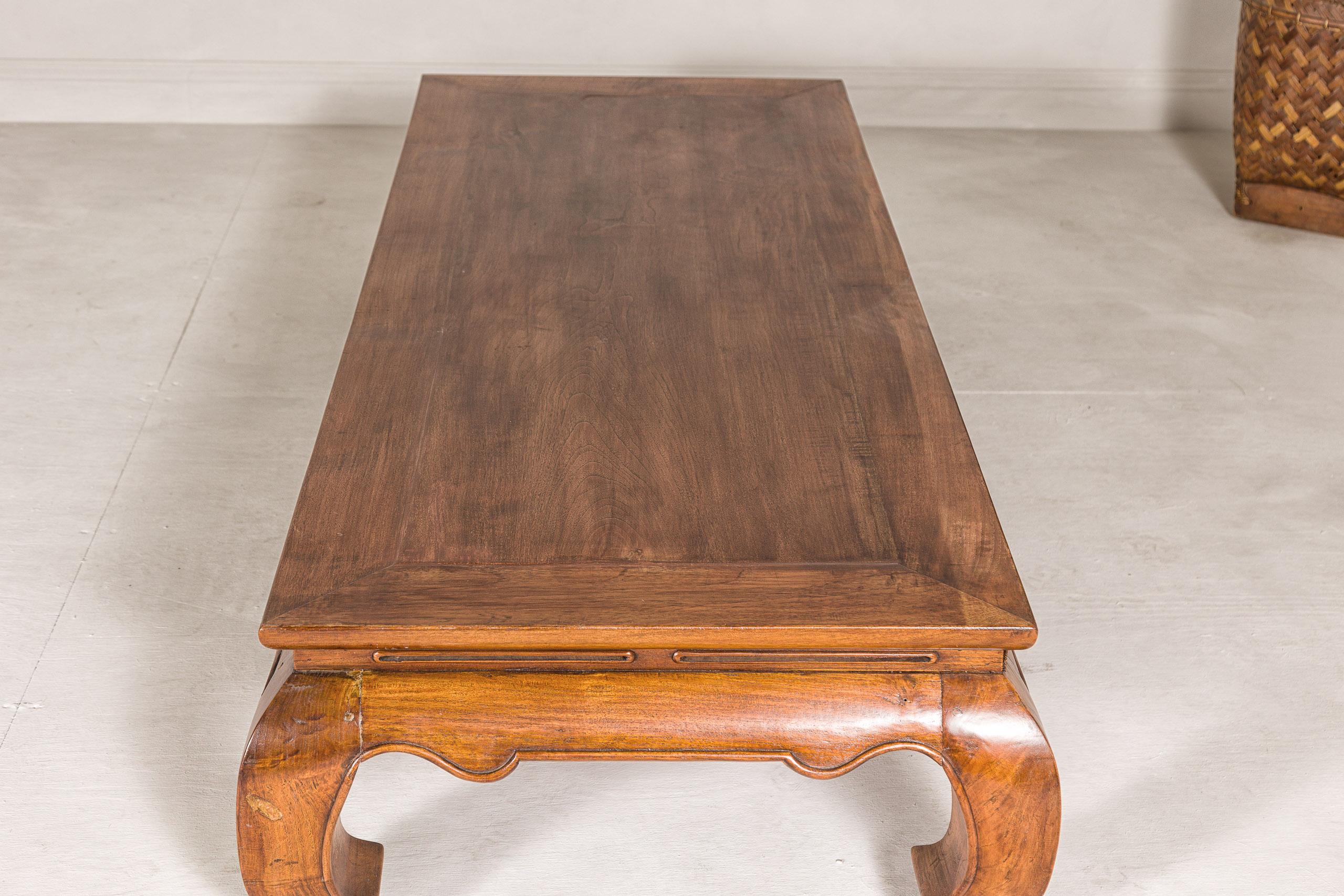 Antique Long Chow Legs Coffee Table with Waisted Pierced Apron For Sale 1
