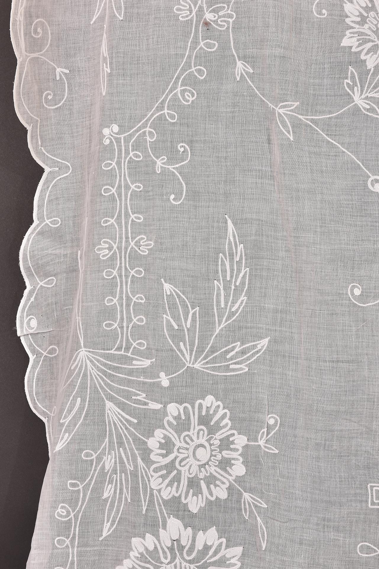 Antique Long Curtain in Corneline Fabric In Excellent Condition For Sale In Alessandria, Piemonte