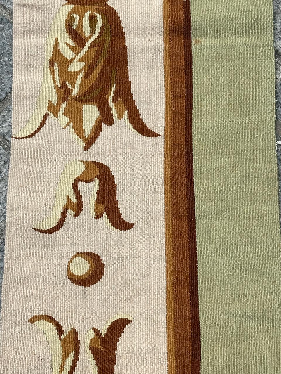 Tapisserie française ancienne d'un fragment d'Aubusson en vente 3