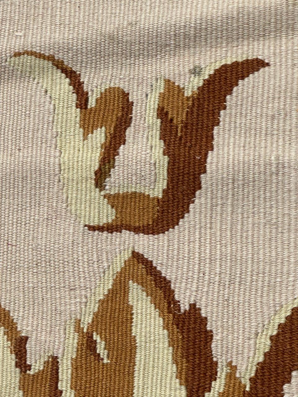 Tapisserie française ancienne d'un fragment d'Aubusson en vente 4