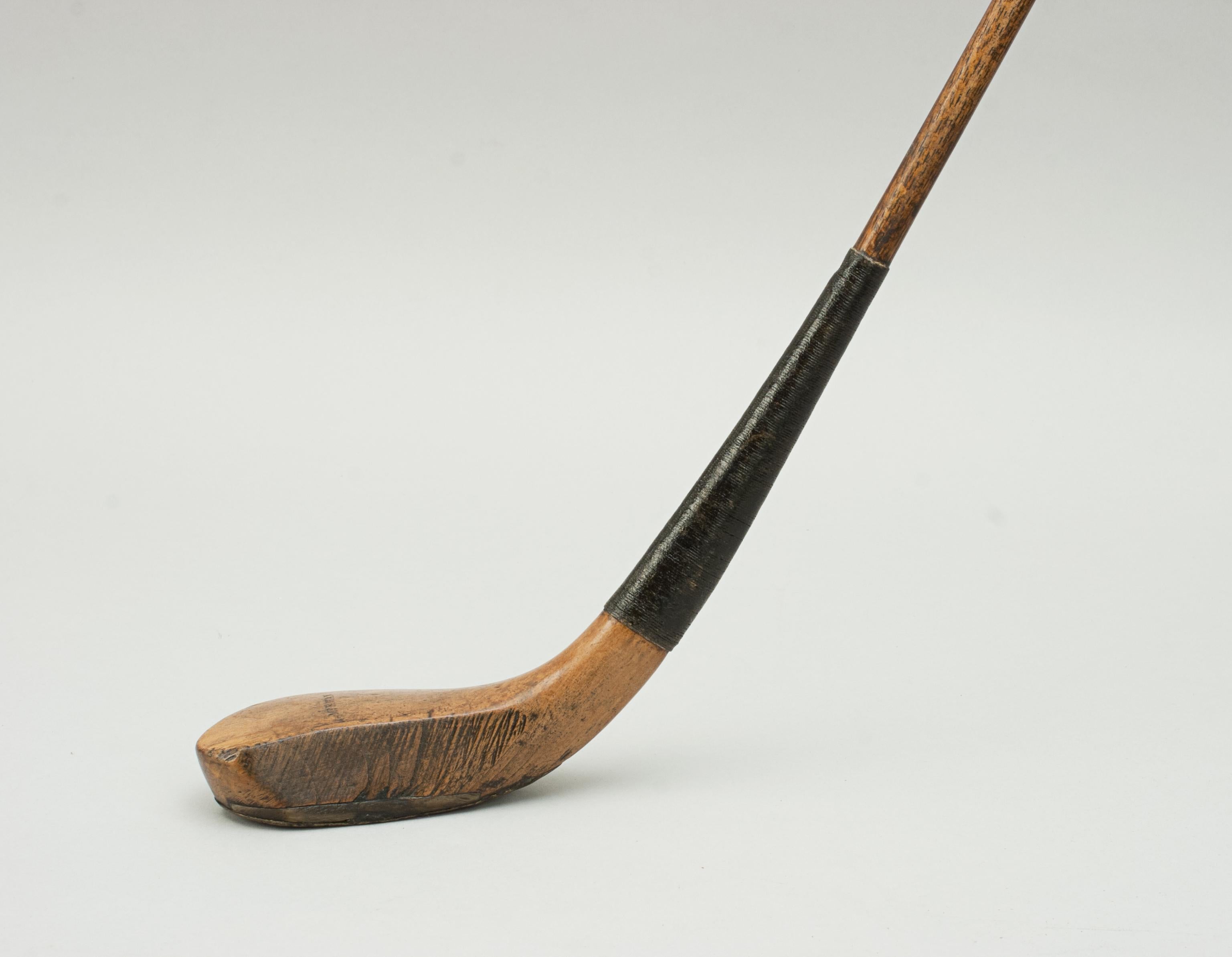 Écossais Antique Long Nose Golf Club, McEwan, Musselburg en vente