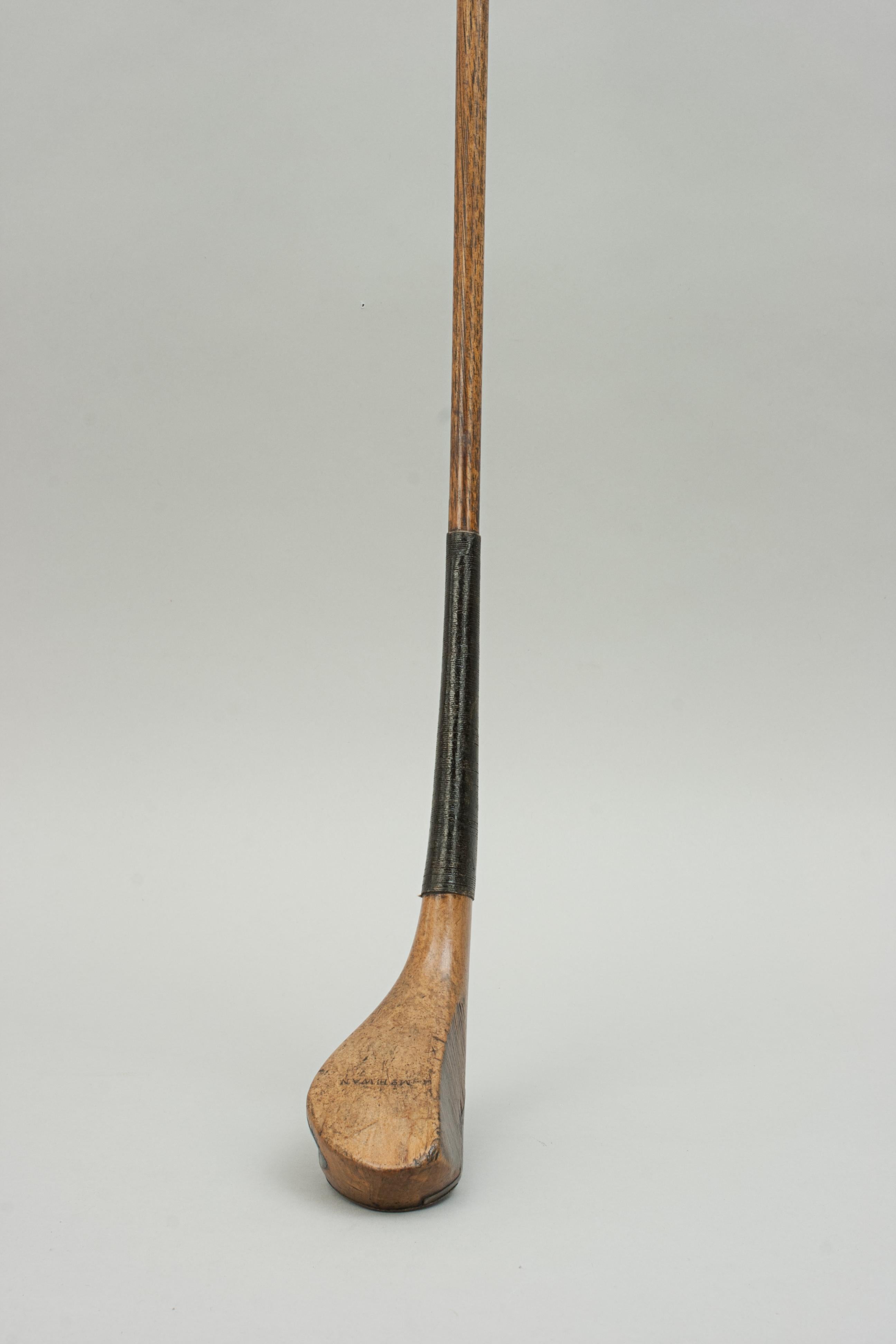 Antique Long Nose Golf Club, McEwan, Musselburg Bon état - En vente à Oxfordshire, GB