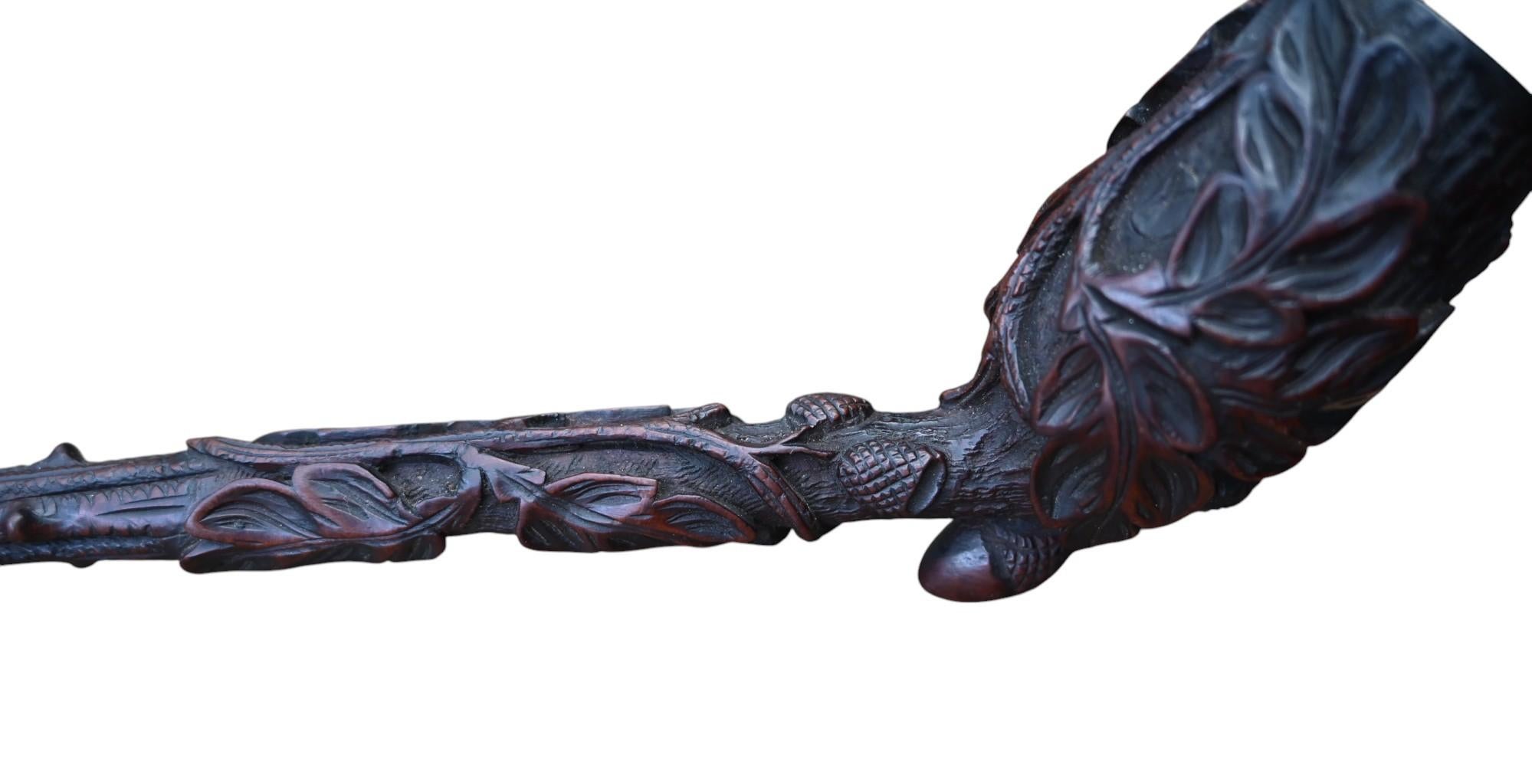 Antique long Pipe (38 Cm) Carved In Wood In Its Case, 19th Century For Sale 4