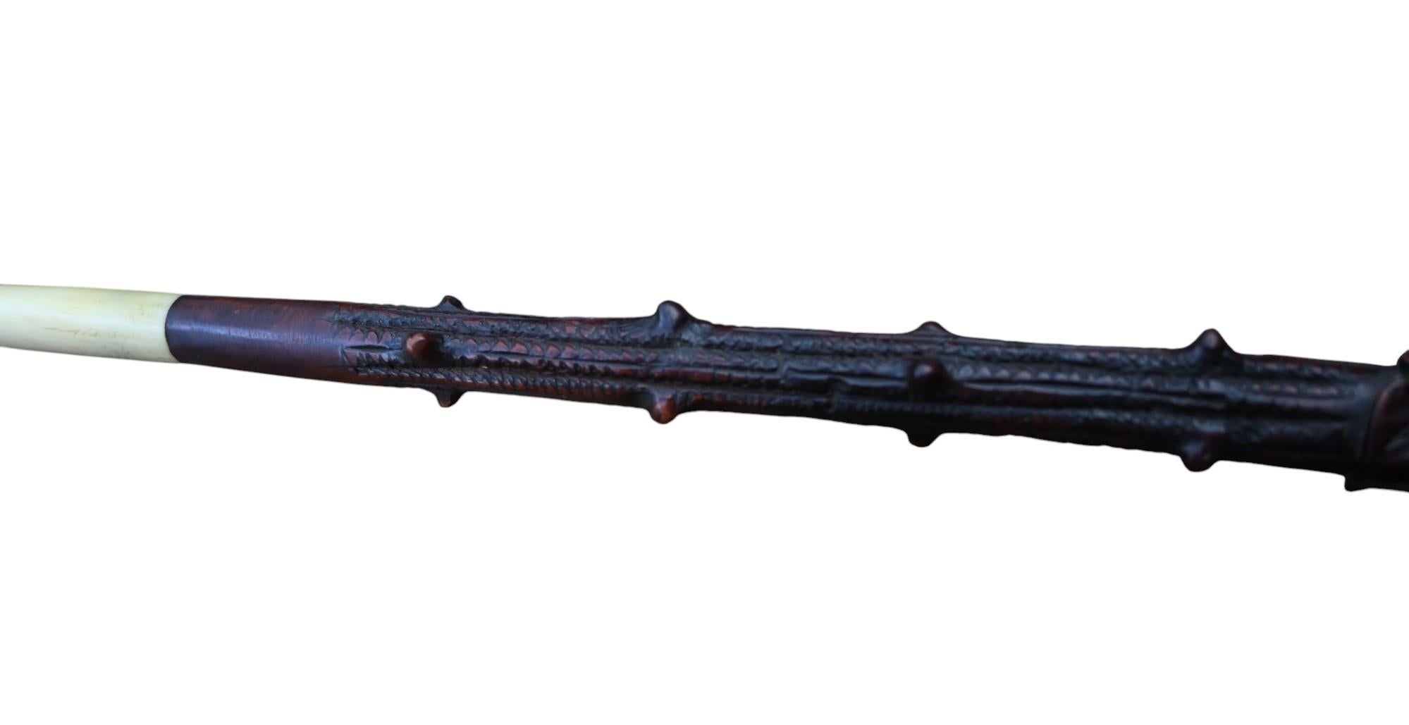 Antique long Pipe (38 Cm) Carved In Wood In Its Case, 19th Century For Sale 5