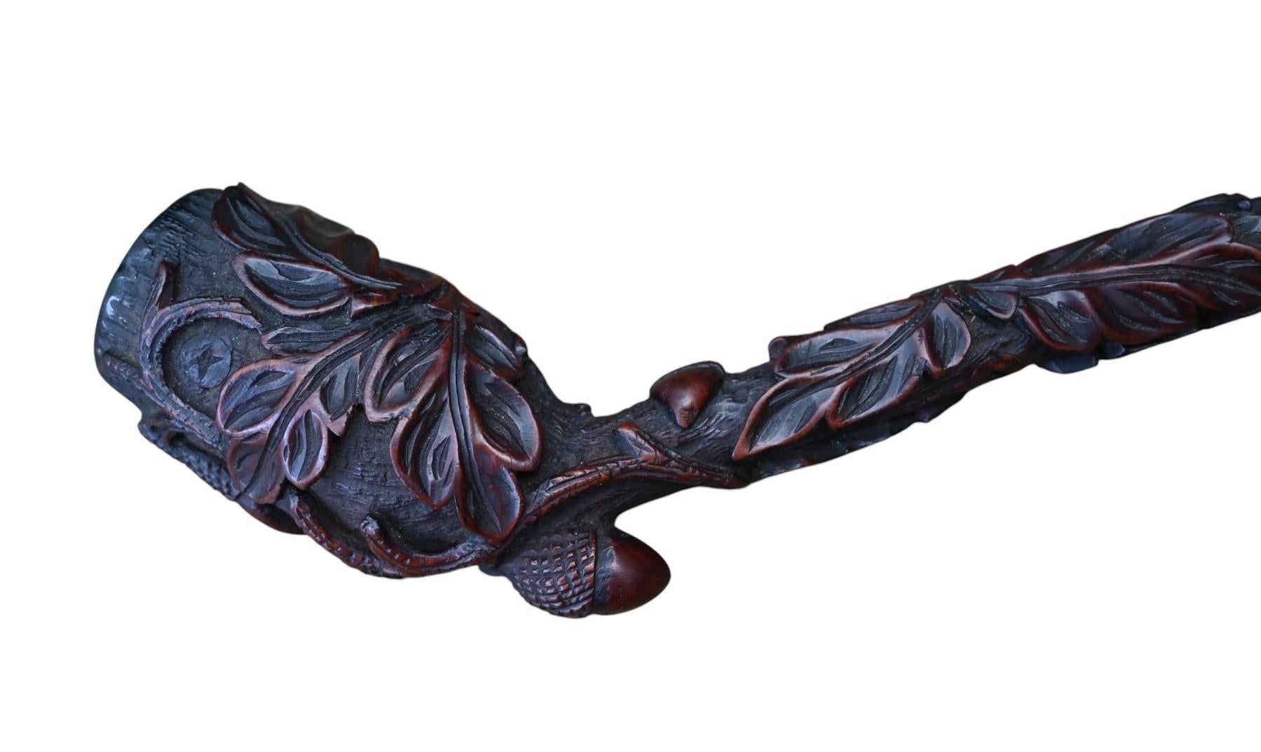 Hand-Carved Antique long Pipe (38 Cm) Carved In Wood In Its Case, 19th Century For Sale