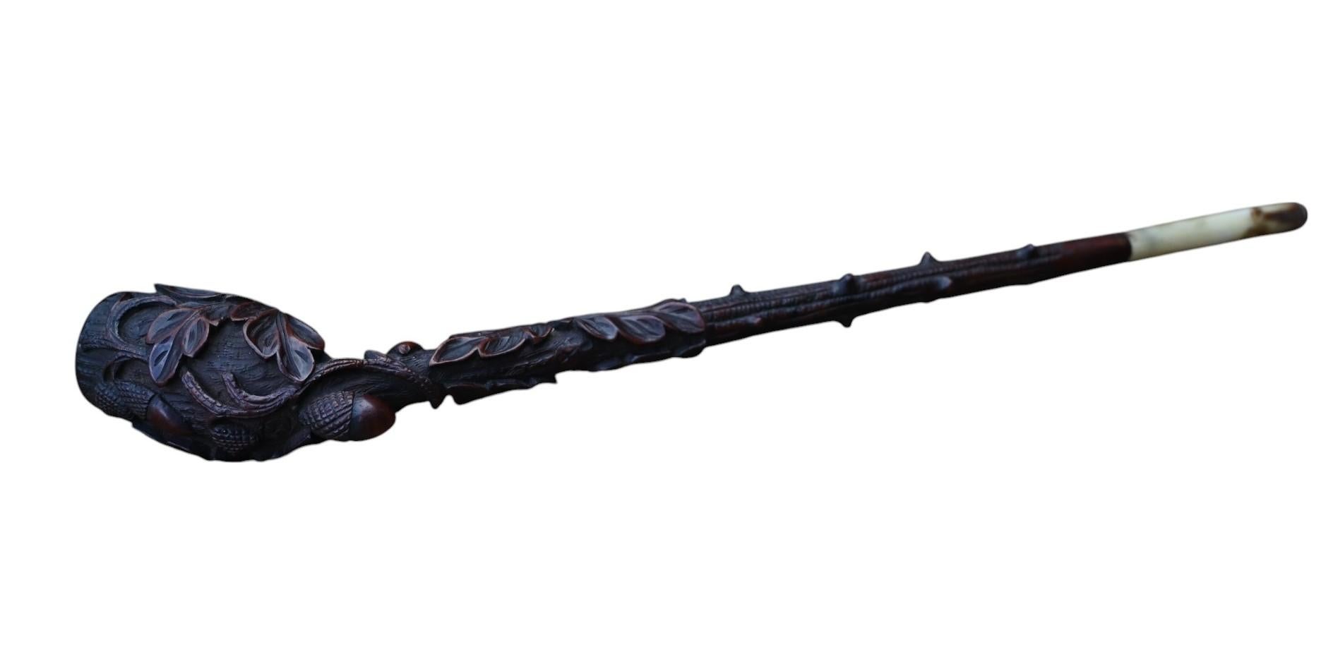 Horn Antique long Pipe (38 Cm) Carved In Wood In Its Case, 19th Century For Sale
