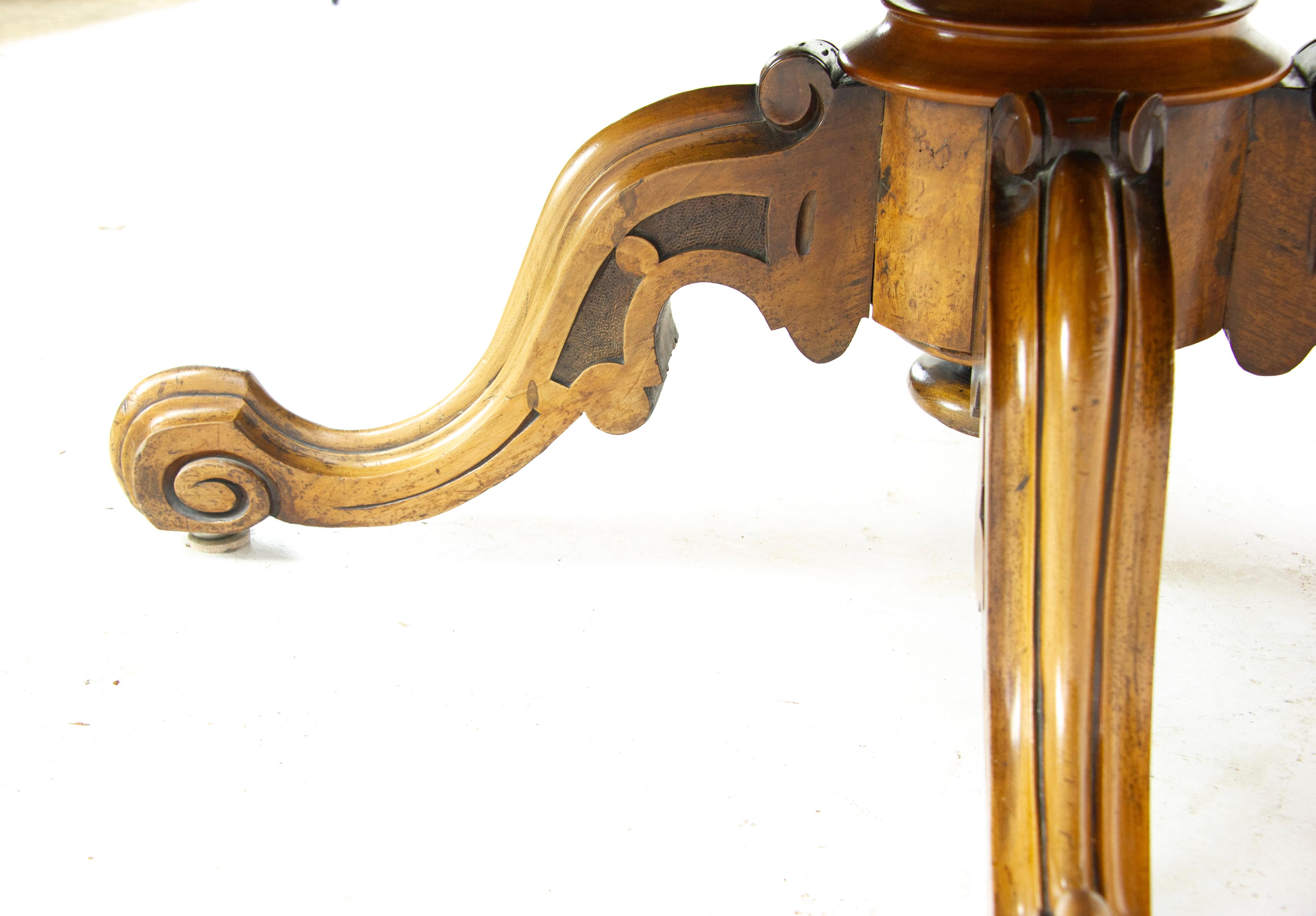 Antique Loo Table, Antique Coffee Table, Inlaid Victorian Table, 1870 im Zustand „Gut“ in Vancouver, BC
